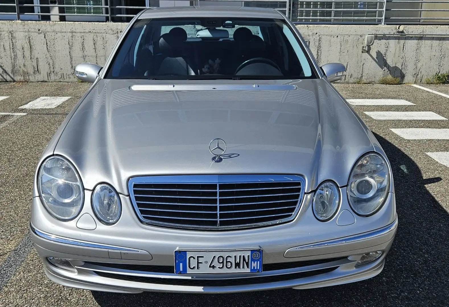 Mercedes-Benz E 240 V6 Avantgarde - 1