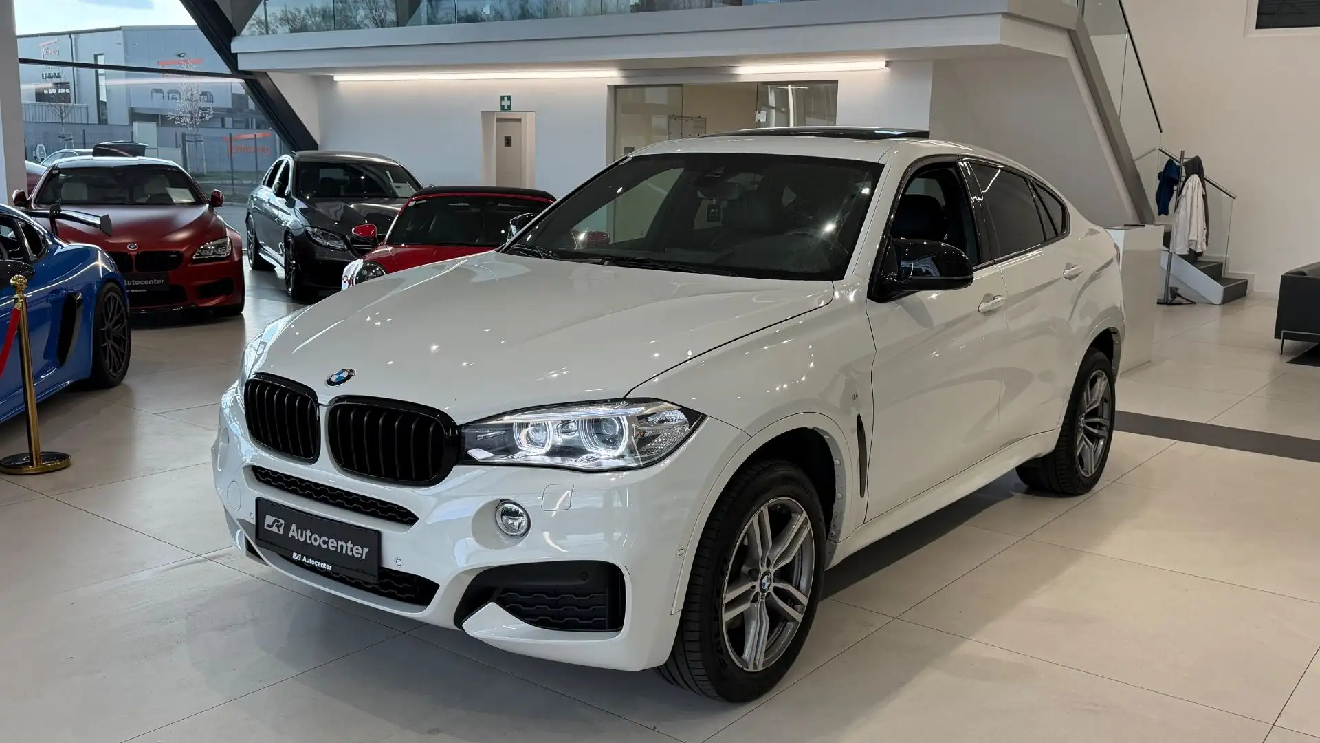 BMW X6 xDrive30d Sport Activity Coupé Aut. Weiß - 1