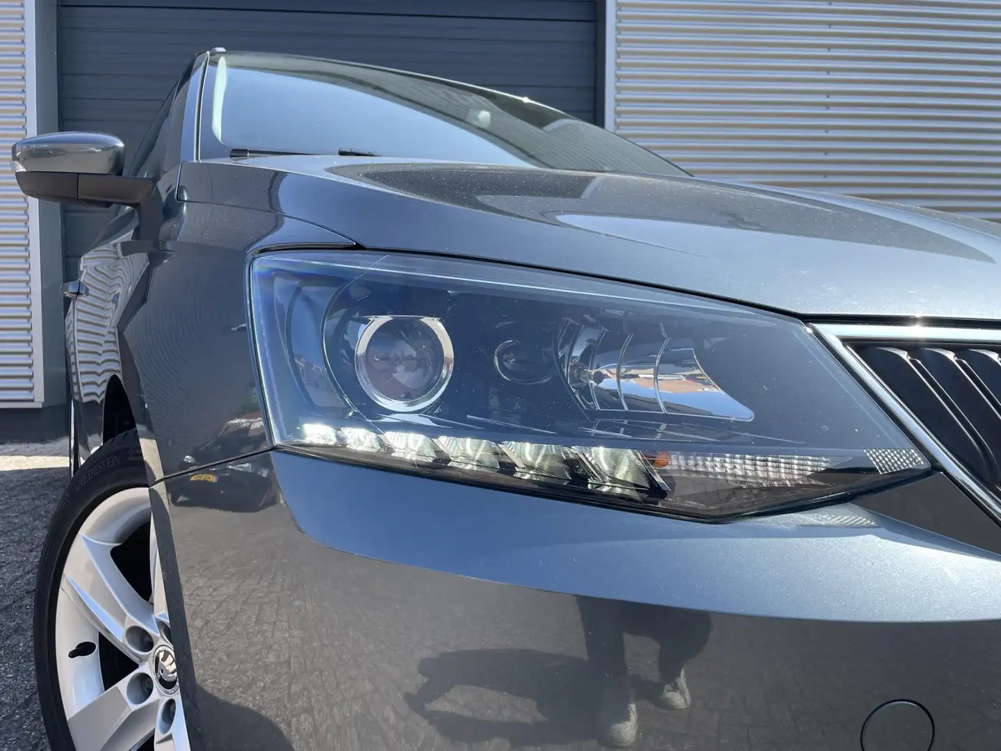 Skoda Fabia Combi 1.2 TSI First Edition Ambition Grijs - 2