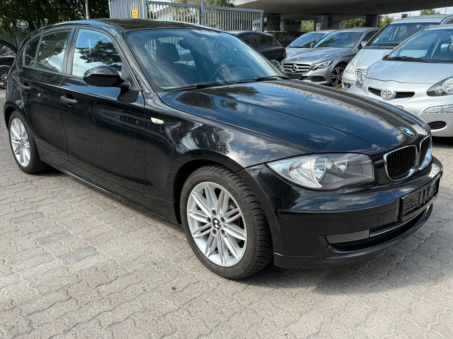 BMW 116 i Advantage 6 Gg/Klima/132TKM Schwarz - 1