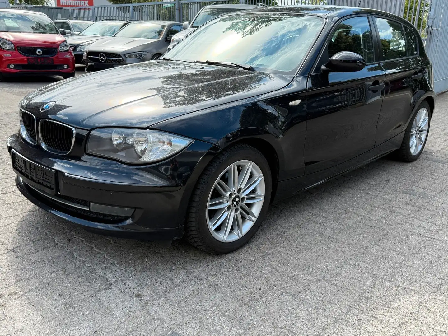 BMW 116 i Advantage 6 Gg/Klima/132TKM Schwarz - 2
