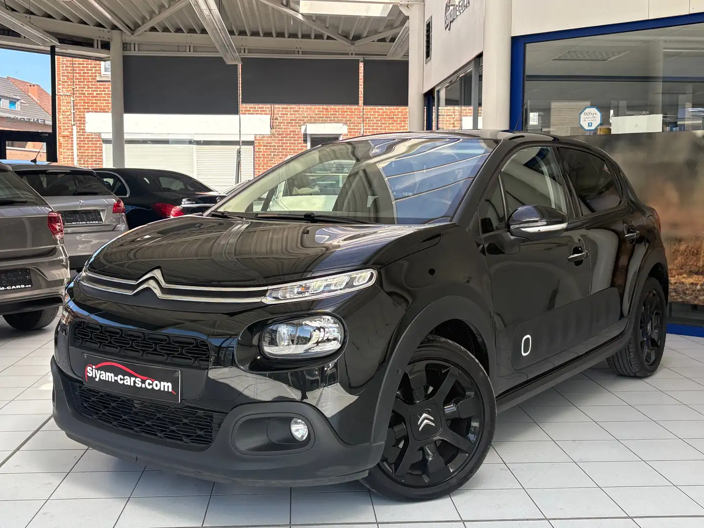 Citroen C3 1.2i * AUTO * GPS * CAMERA * CARPLAY  * JANTES * Noir - 1