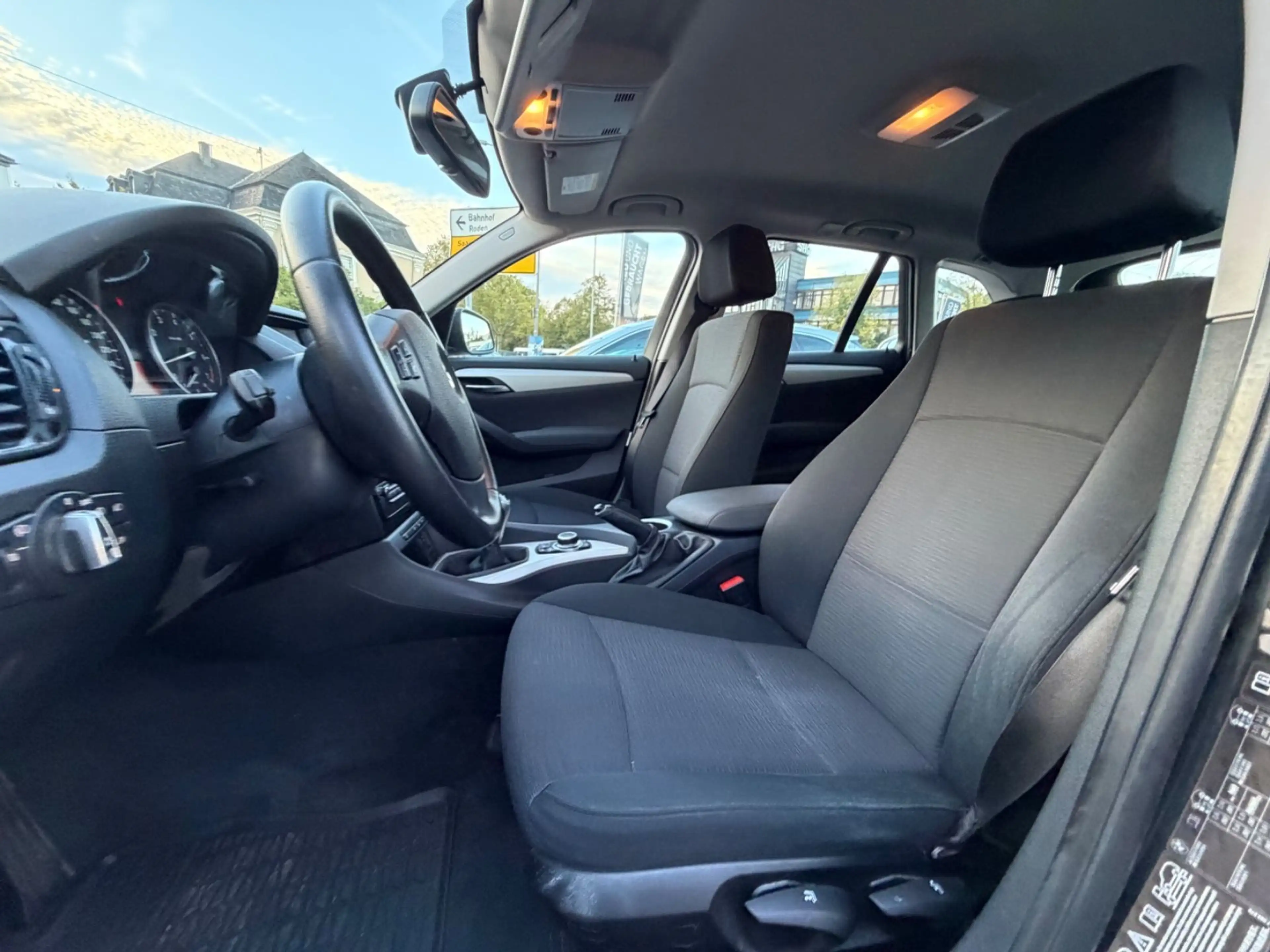 BMW X1 xDrive 20 i/ — photo 10