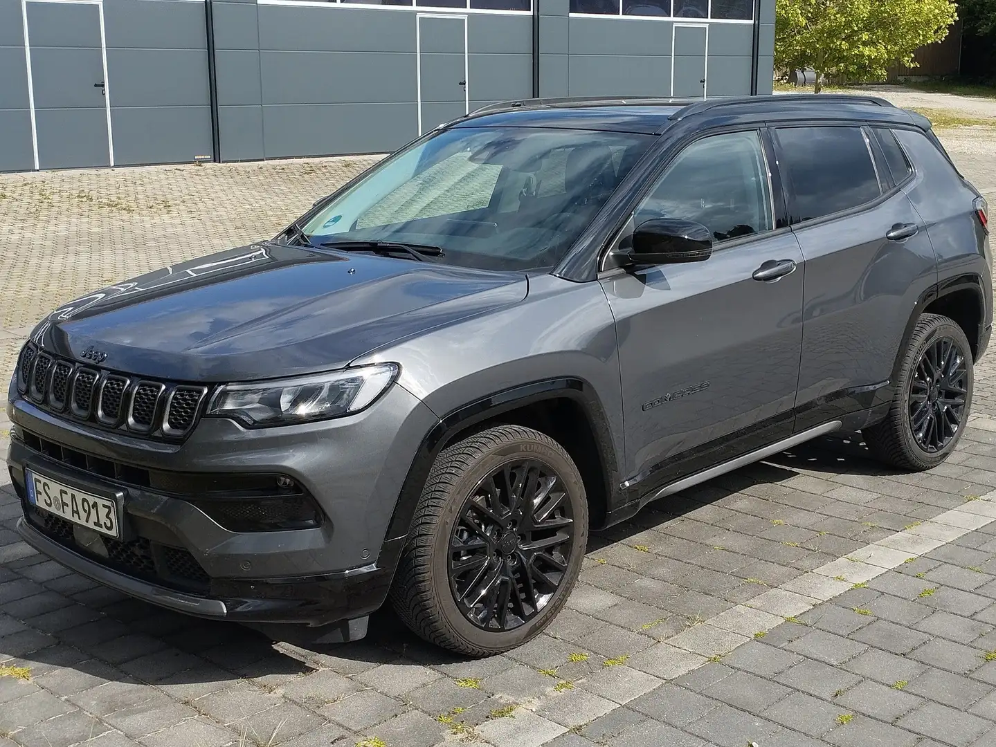 Jeep Compass Compass 1.5 GSE T4 48V e-Hybrid Automatik S Grau - 2