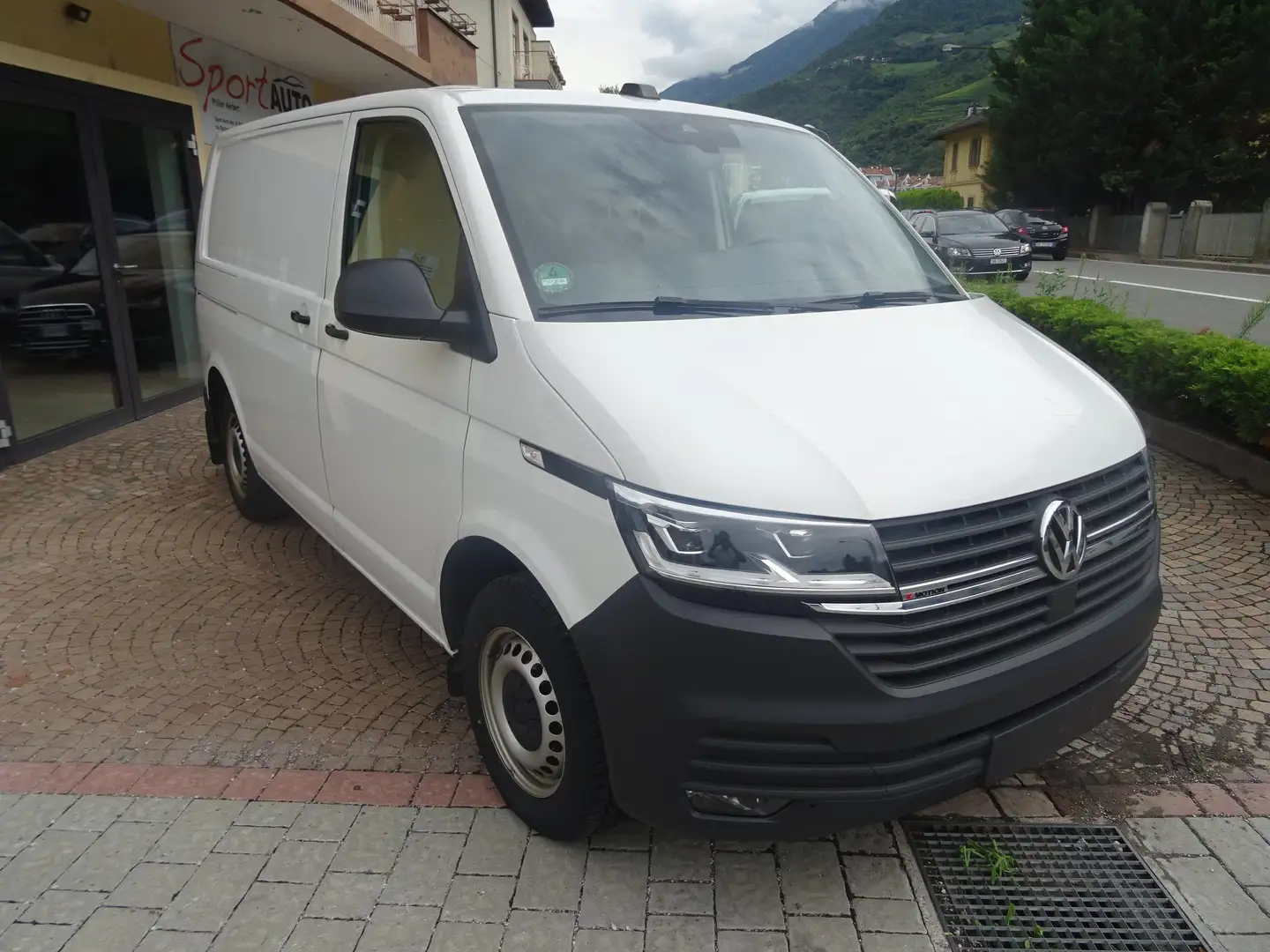 Volkswagen T6.1 Transporter T6.1 Trasporter 4motion 150 CV Bianco - 1