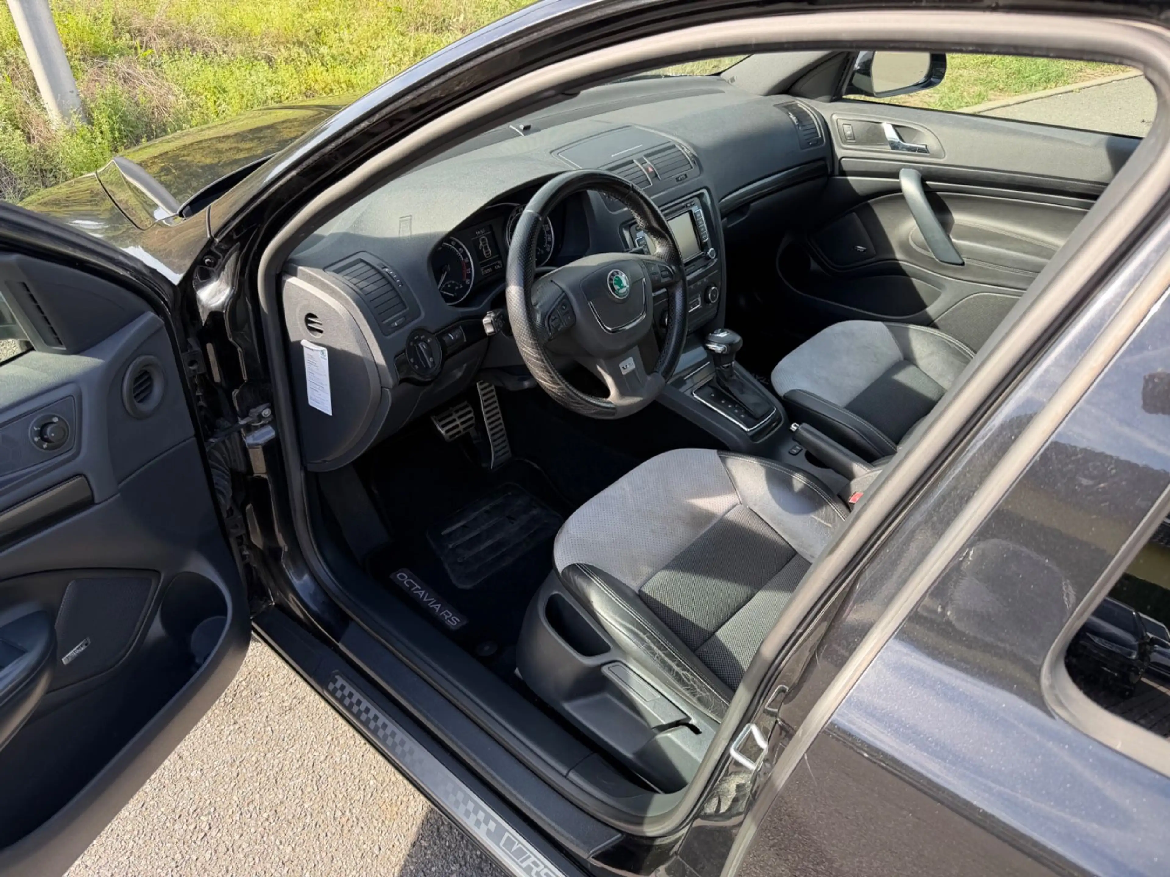 Skoda Octavia 2.0 TDI RS Limousine /Carbon/Xenon — photo 6