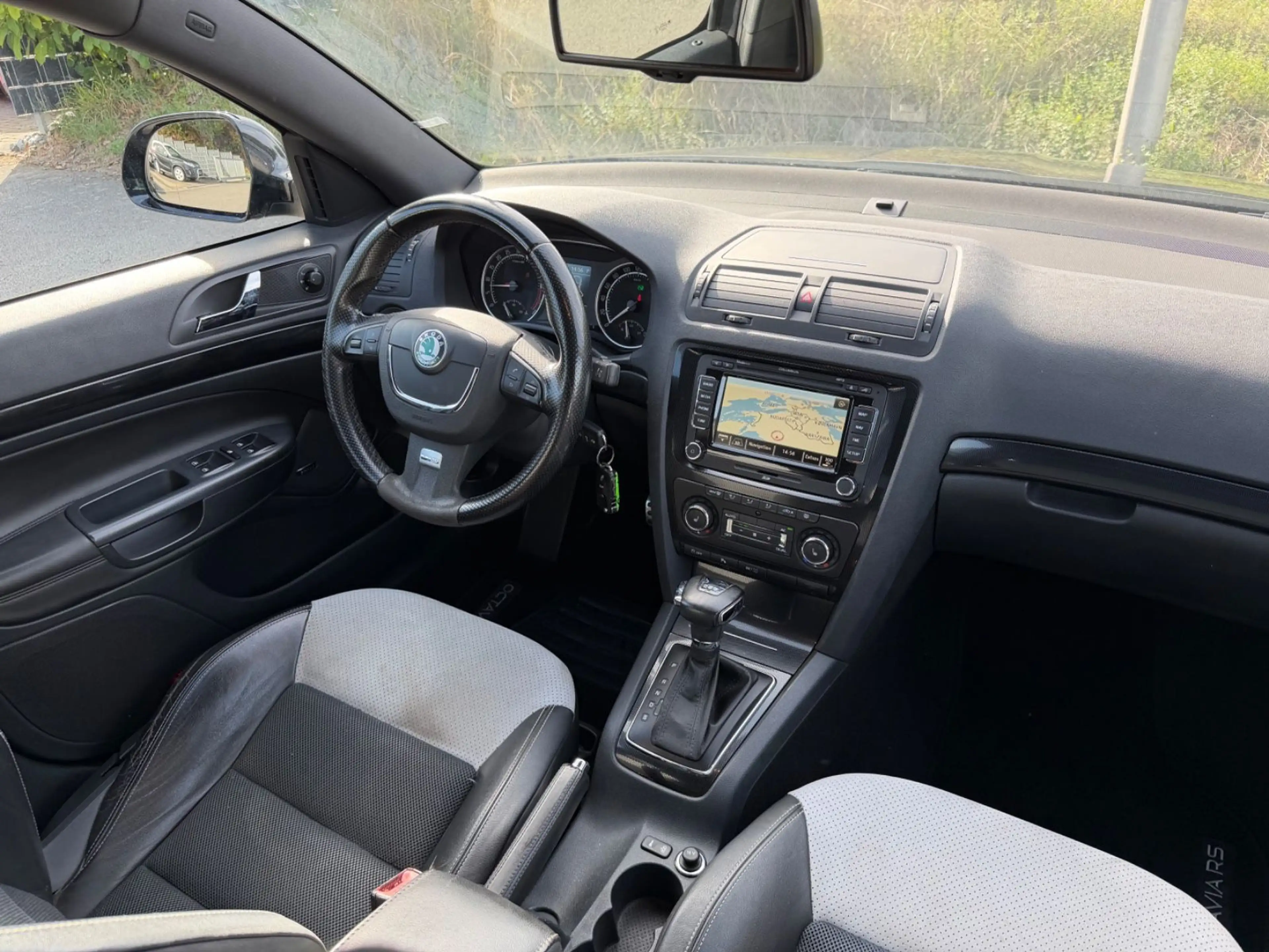 Skoda Octavia 2.0 TDI RS Limousine /Carbon/Xenon — photo 14