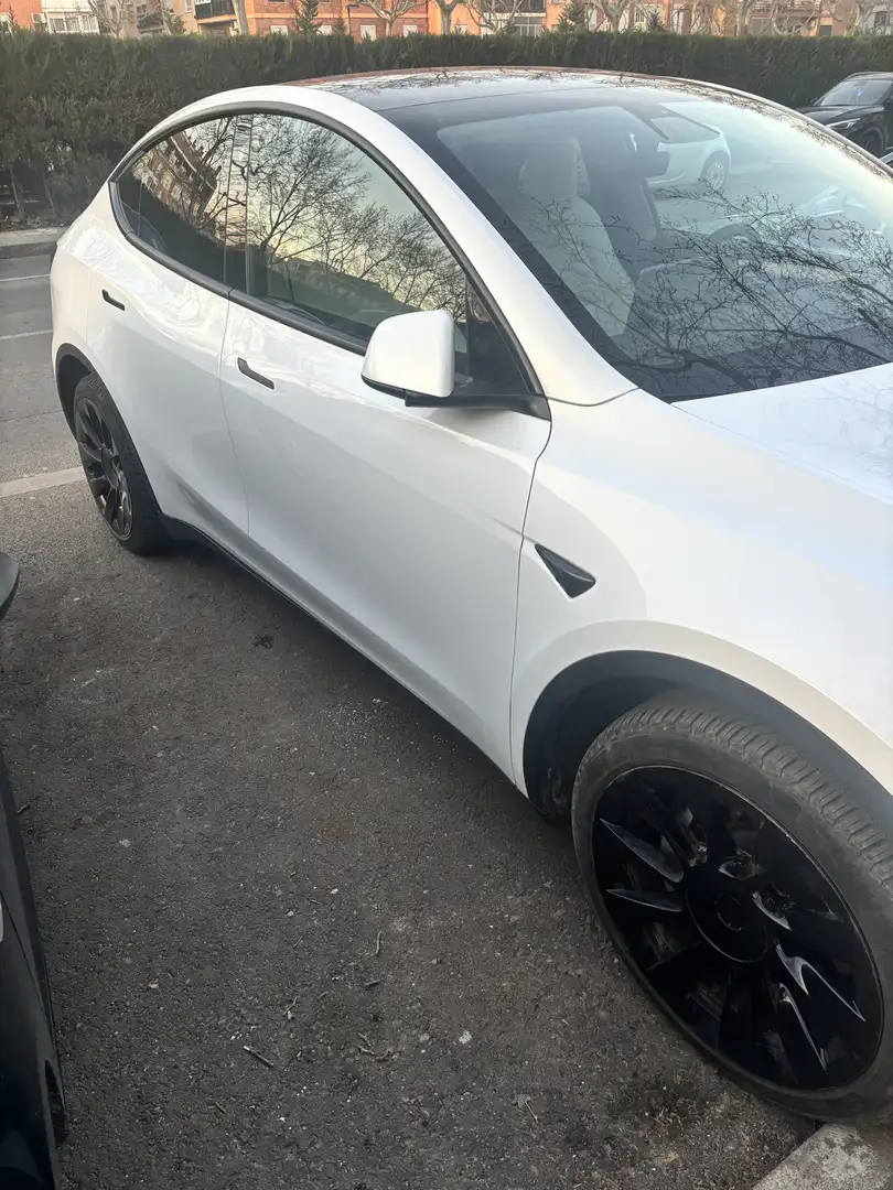 Tesla Model Y Gran Autonomia AWD y Dual Motor, tracción integral - 2