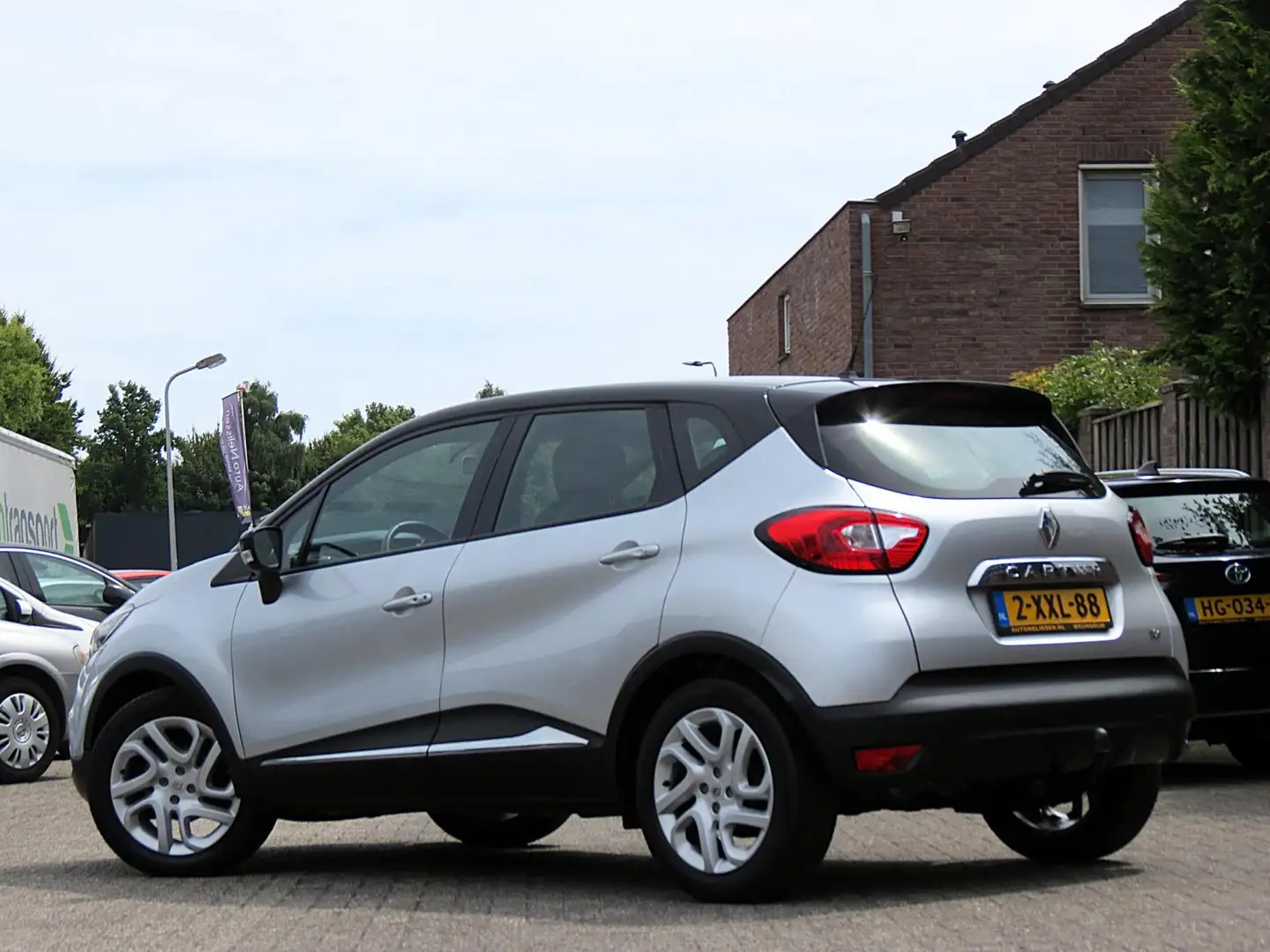 Renault Captur 0.9 TCe Dynamique 1e EIGENAAR | TREKHAAK | NAVI | Grijs - 2