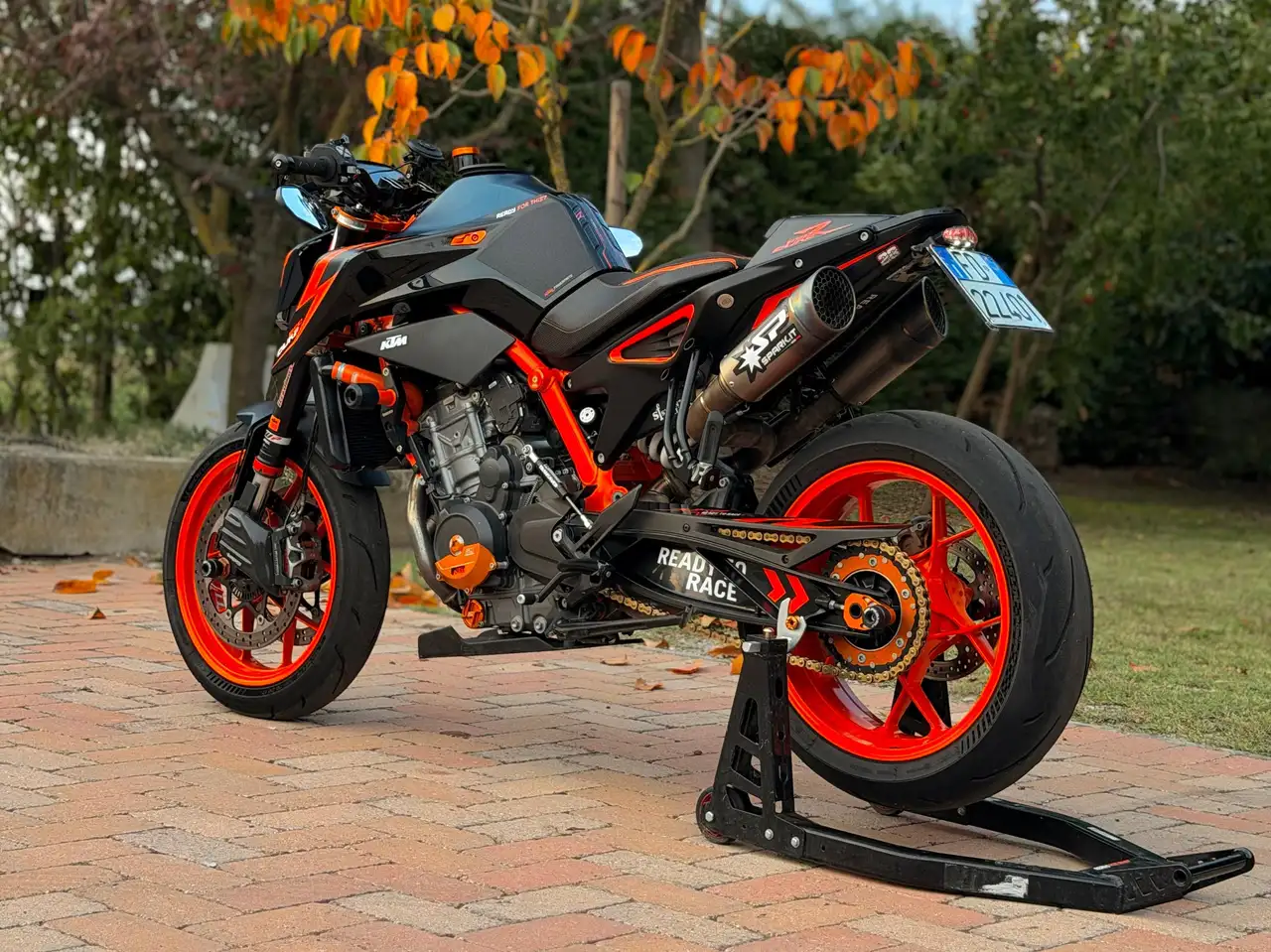 KTM 890 Duke R