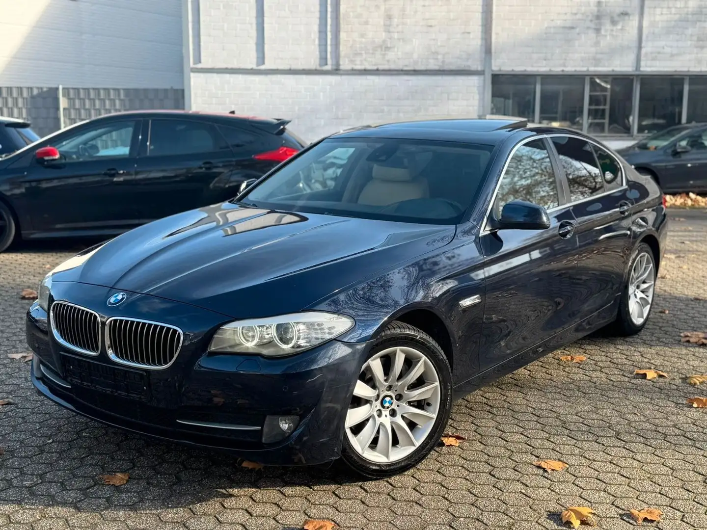 BMW 528 iA / 6 Zylinder/Schiebe-Dach Blau - 1