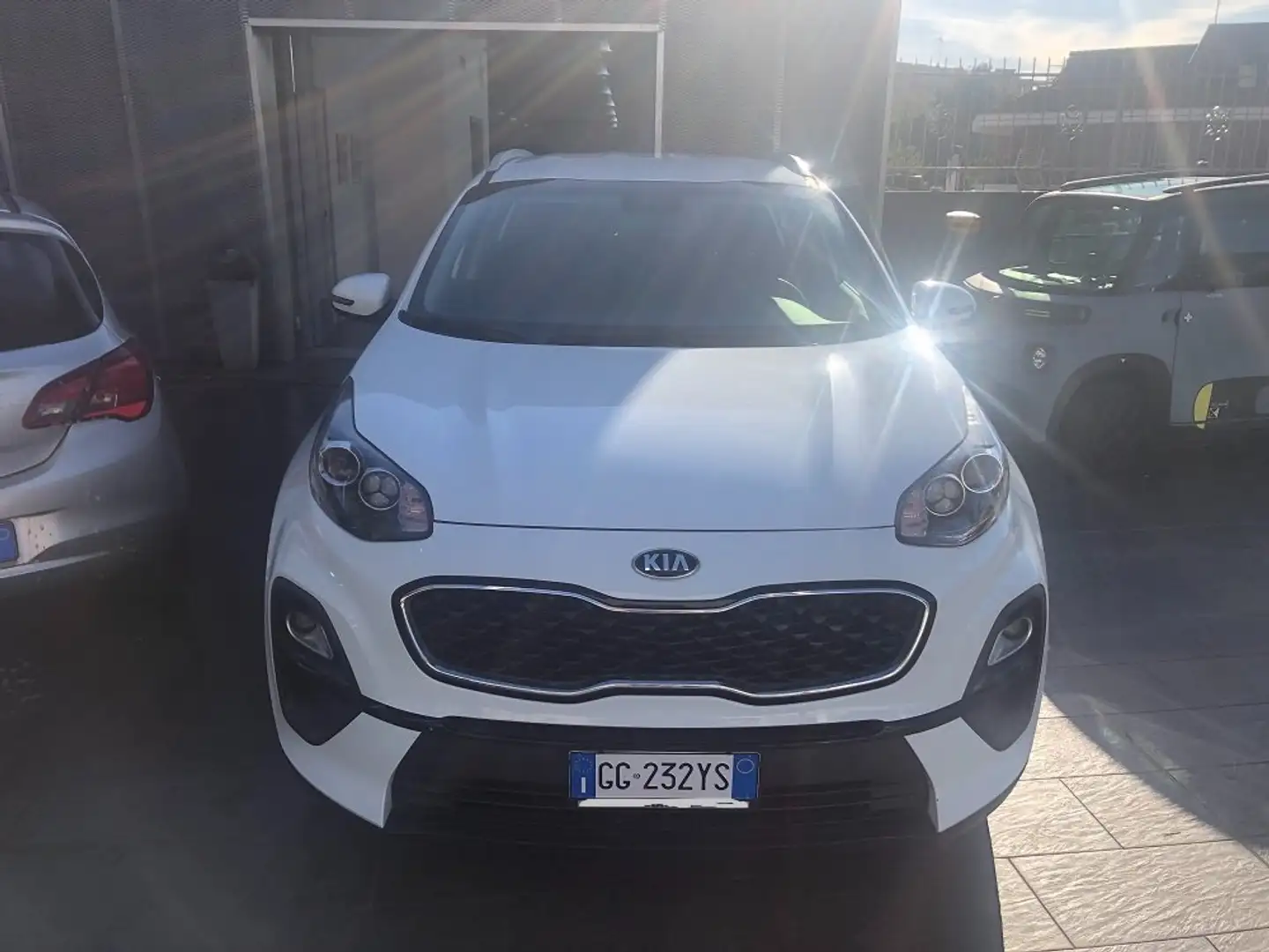 Kia Sportage 1.6 gpl 2wd 132 cv PREZZO REALE Weiß - 1