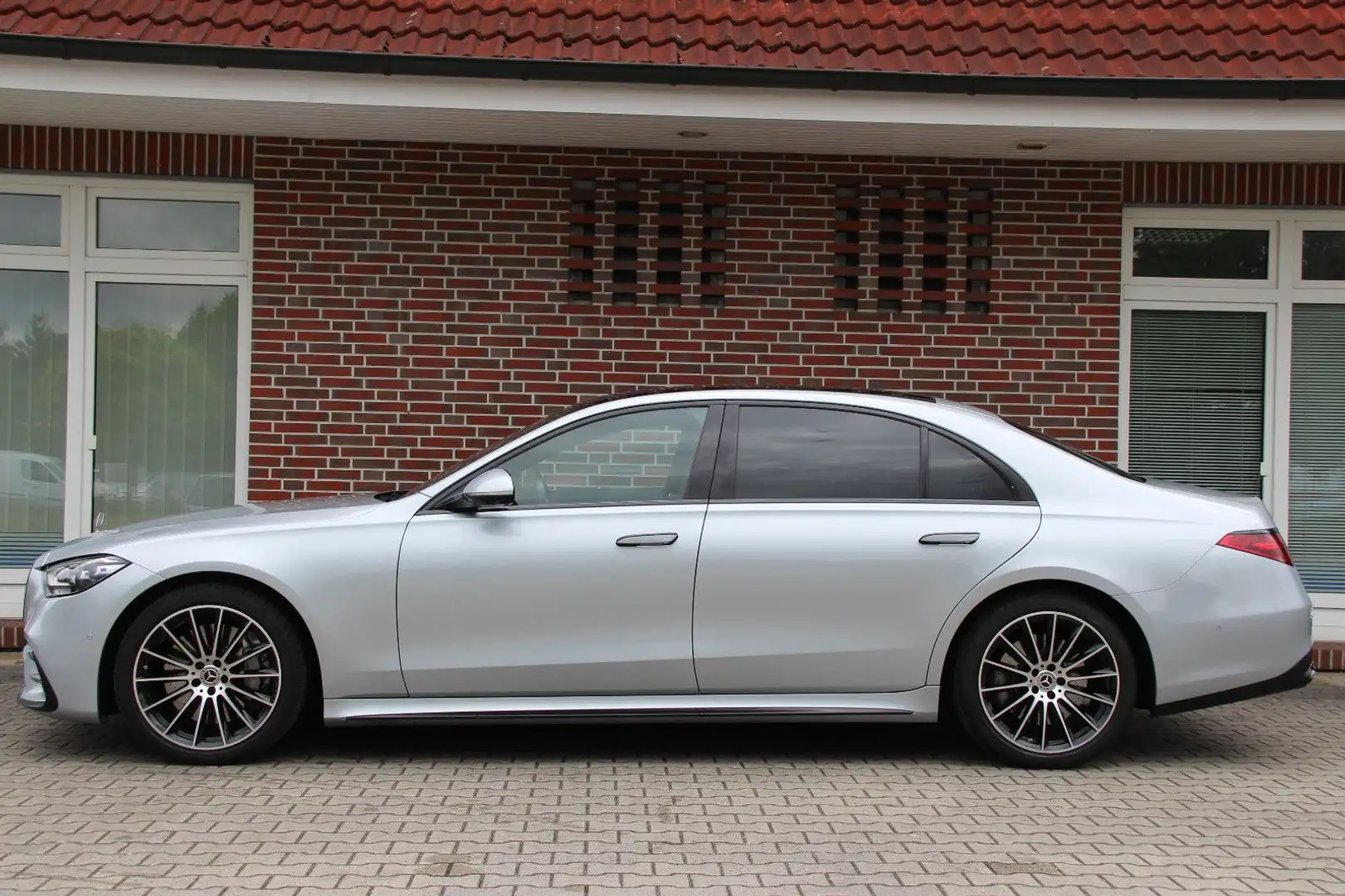 Mercedes-Benz S 400 d 4Matic LANG*AMG LINE*PANORAMA*MBUX*360°* Silber - 2