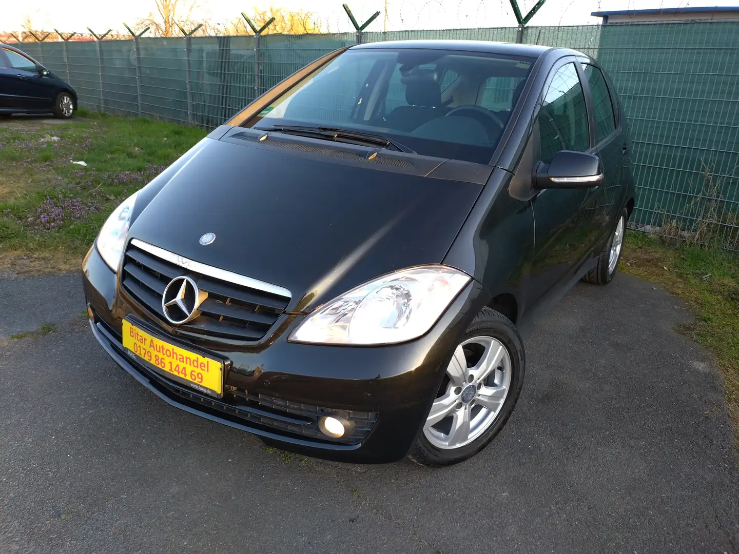 Mercedes-Benz A 160 A 160 +2Hd+Navi+SHZ+Temp+Blue+N.Tüv Zwart - 2
