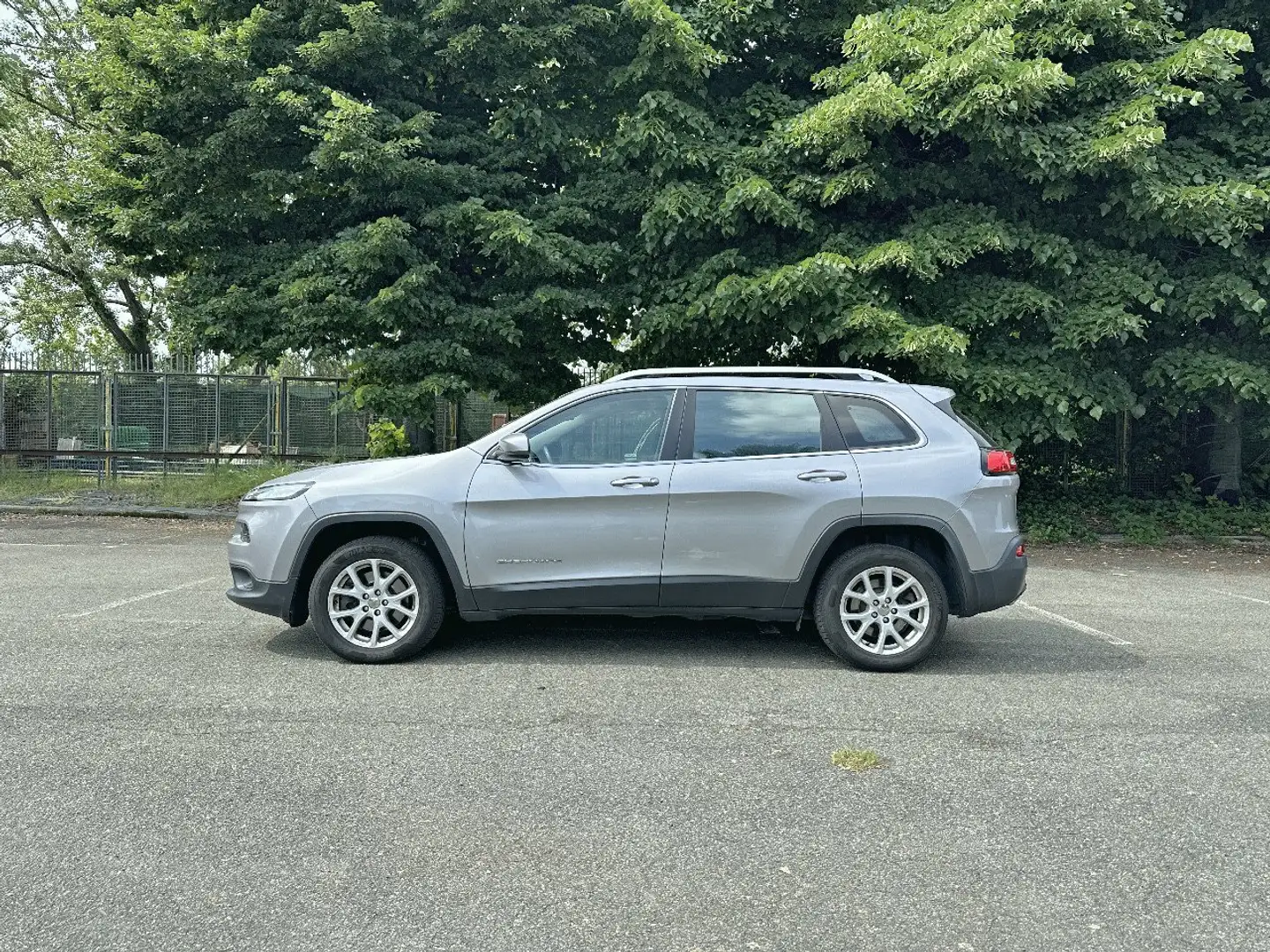 Jeep Cherokee 2.2 Mjt II 185cv Longitude 4WD Auto Сірий - 2