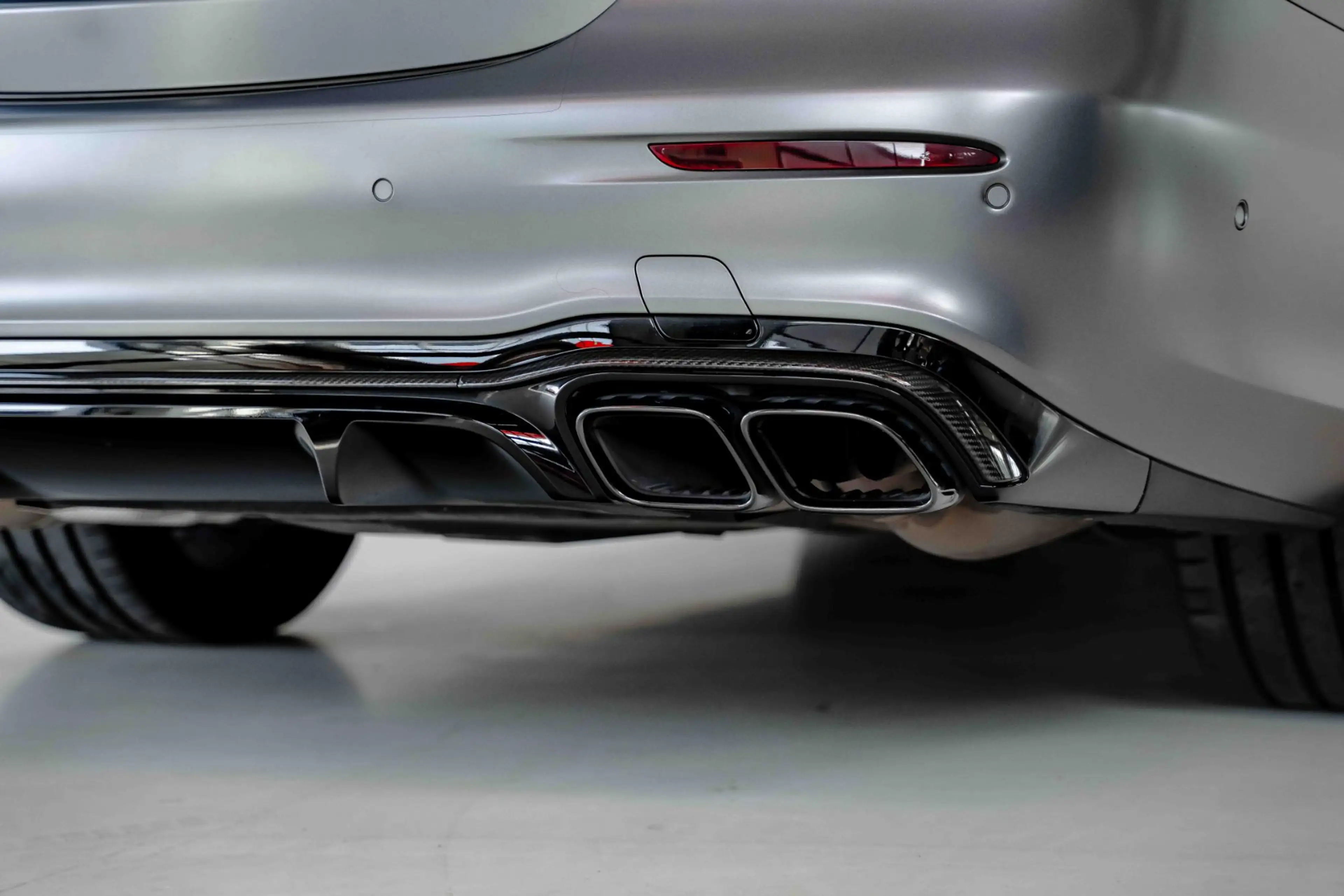 Mercedes-Benz E 63 AMG S l Designo Selenite matte l Keramisch l Carbon l — photo 9
