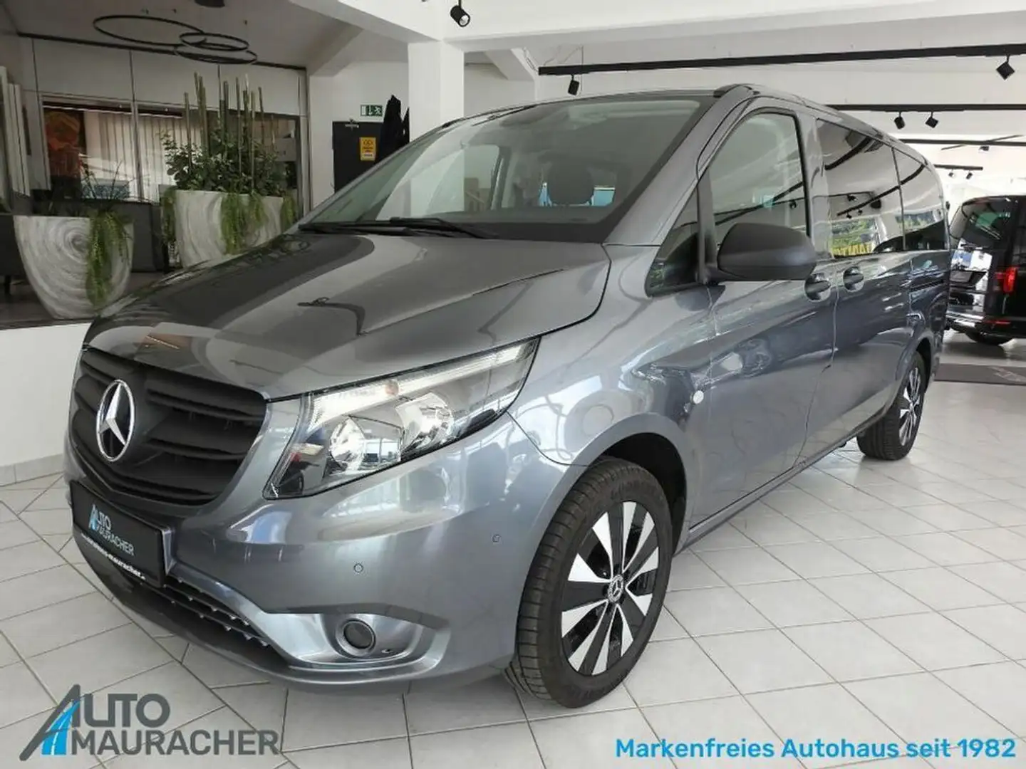 Mercedes-Benz Vito Tourer SELECT 119 CDI lang 4x4 Aut.*AHK*KAMER Grau - 1