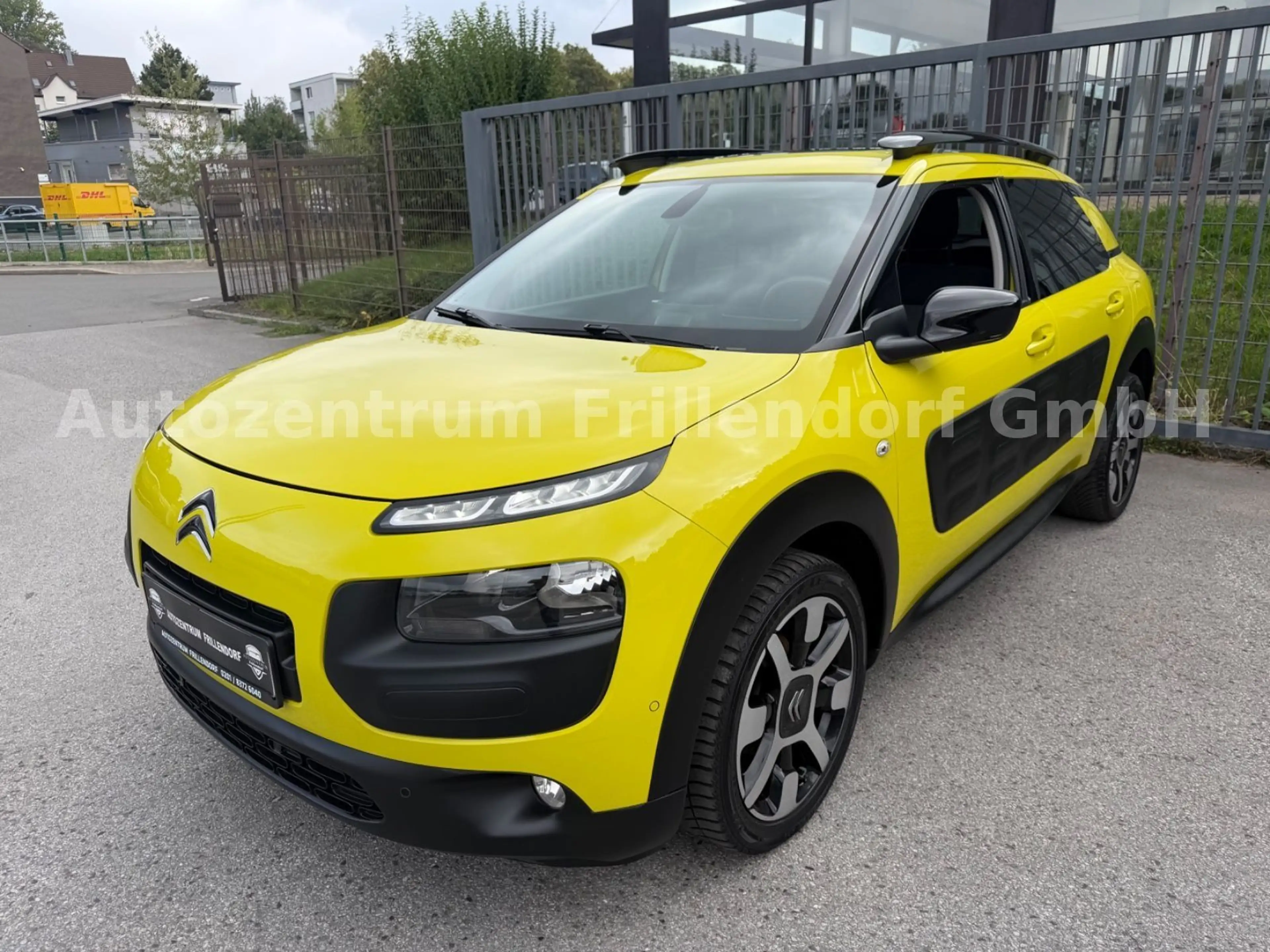 Citroen C4 Cactus Shine AUTOMATIK/NAVI/GLASDACH!!