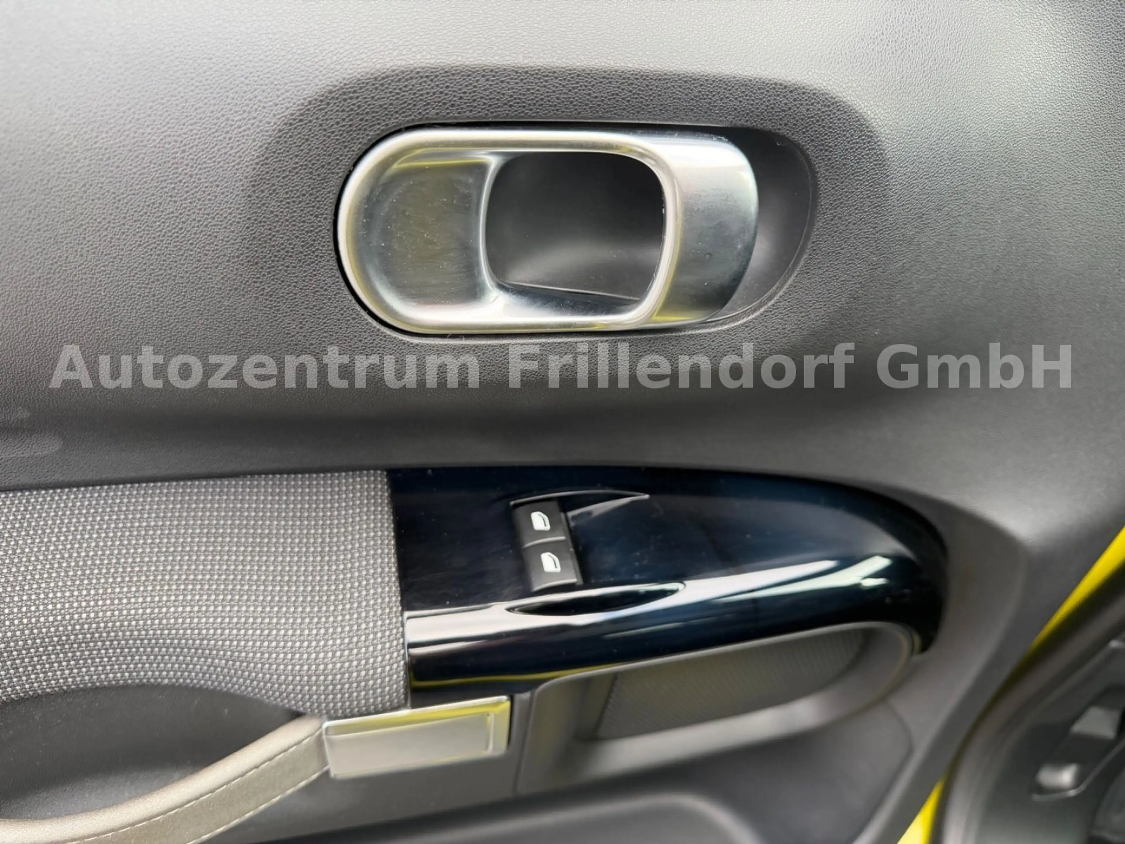 Citroen C4 Cactus Shine AUTOMATIK/NAVI/GLASDACH!! — photo 13