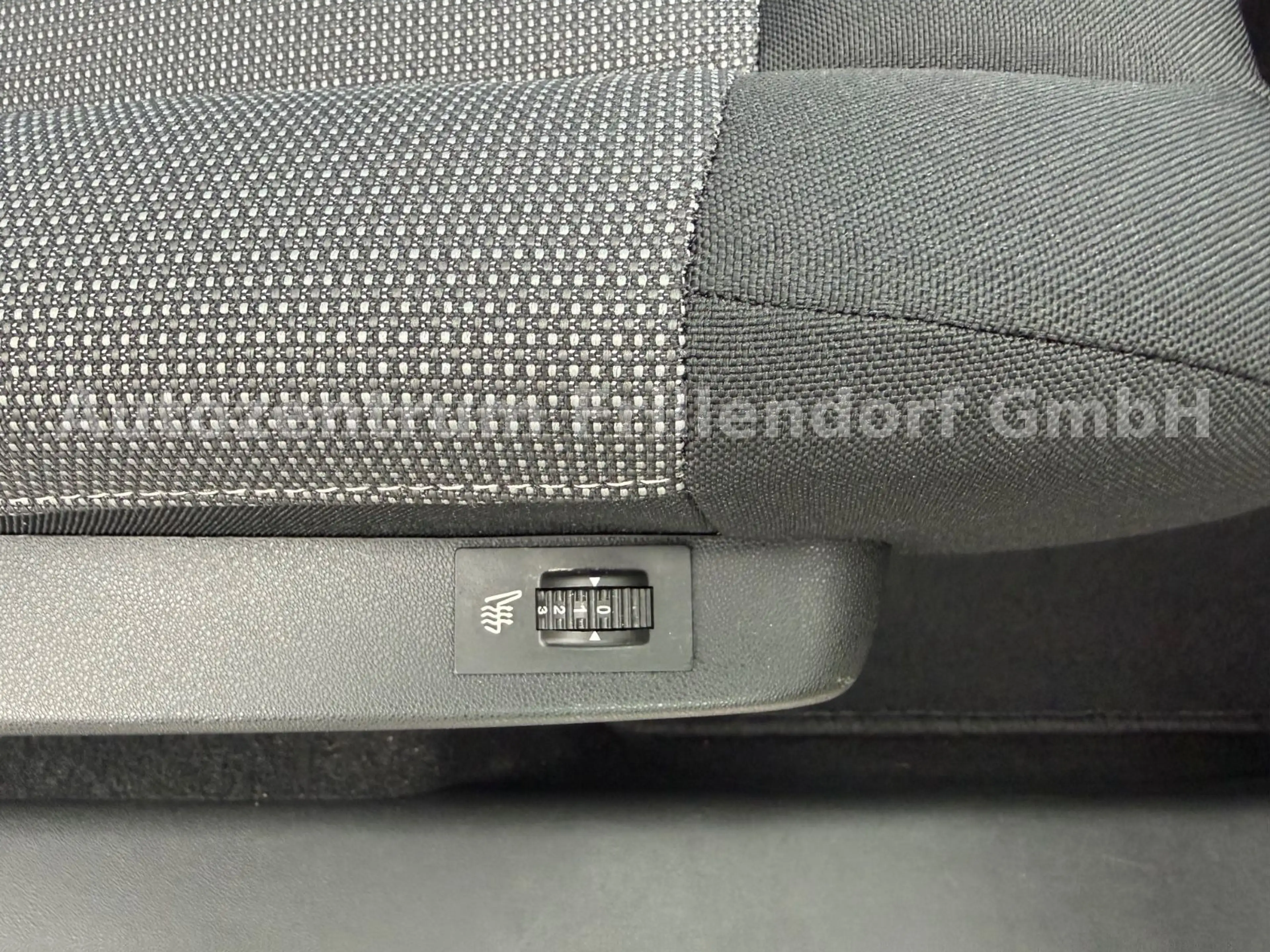 Citroen C4 Cactus Shine AUTOMATIK/NAVI/GLASDACH!! — photo 12