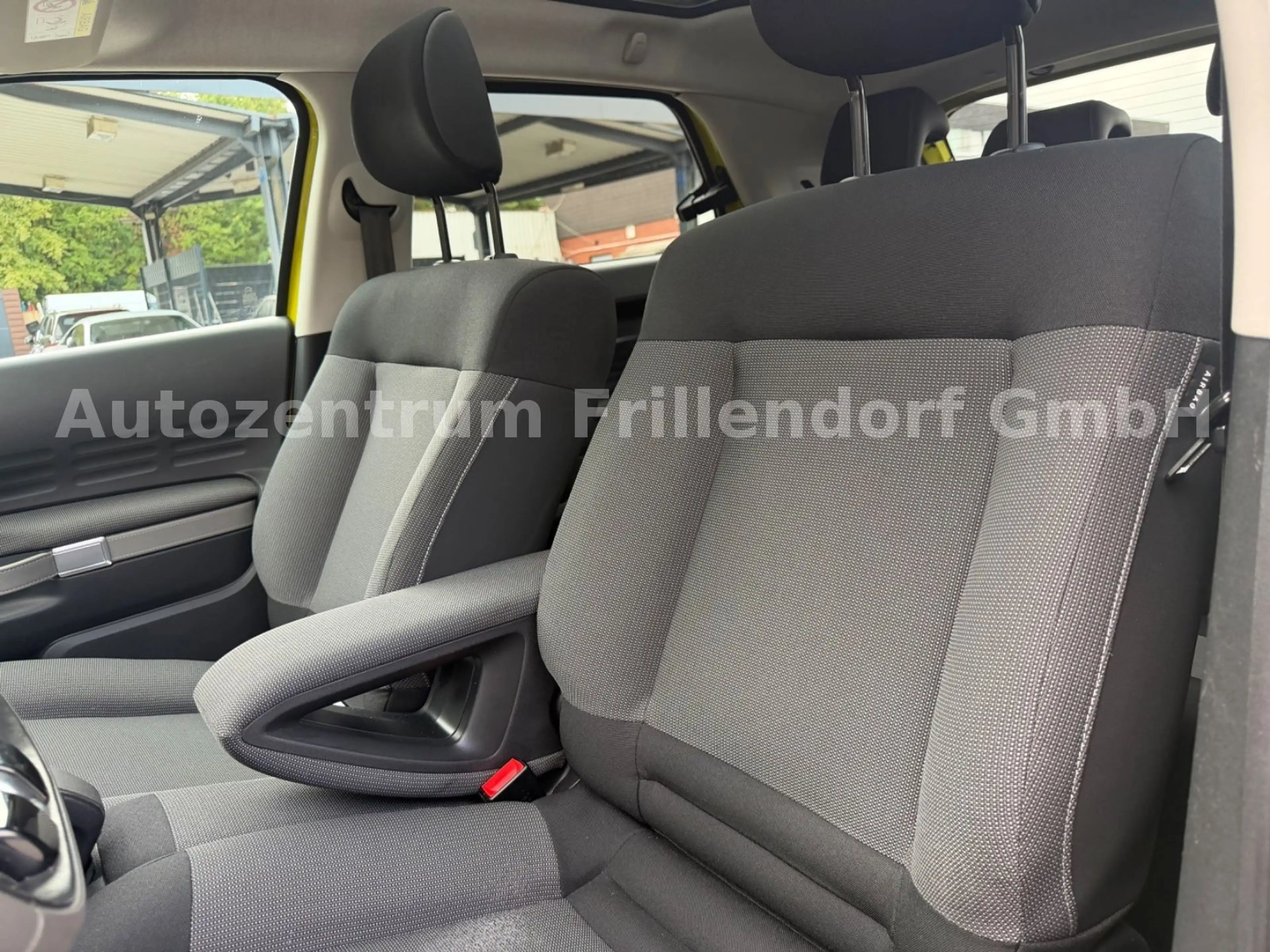 Citroen C4 Cactus Shine AUTOMATIK/NAVI/GLASDACH!! — photo 15