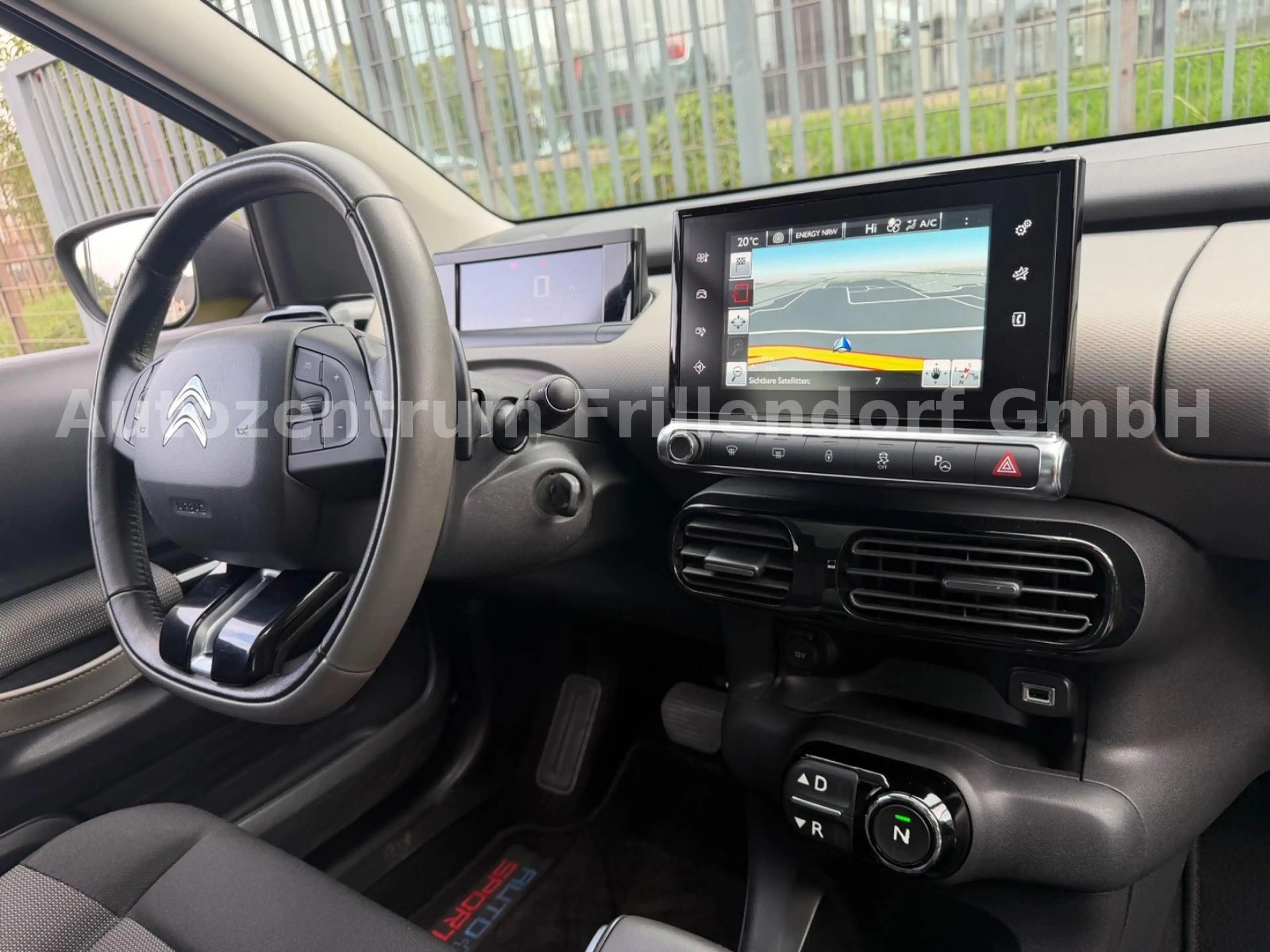 Citroen C4 Cactus Shine AUTOMATIK/NAVI/GLASDACH!! — photo 10