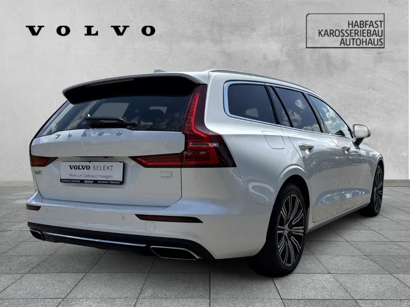 Volvo V60 Kombi Plus Bright Recharge Plug-In Hybrid AWD T6 T Blanc - 2