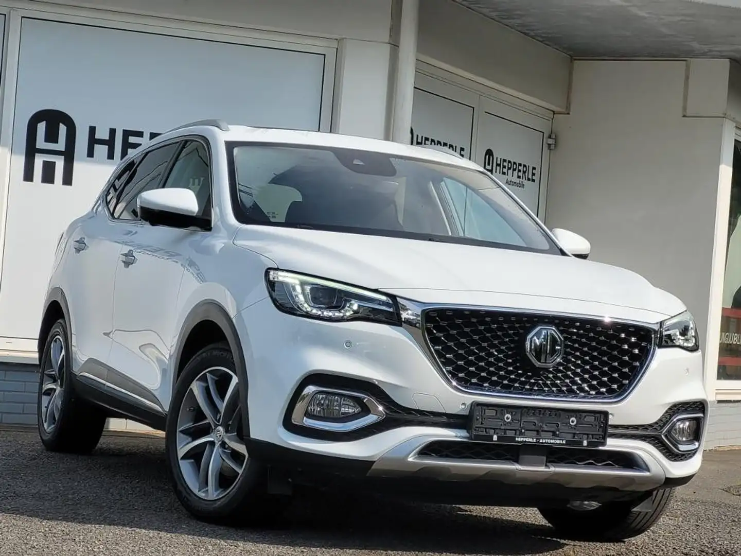 MG EHS 1.5T-GDI Luxury PHEV Garantie+Kein Mietwagen Weiß - 1