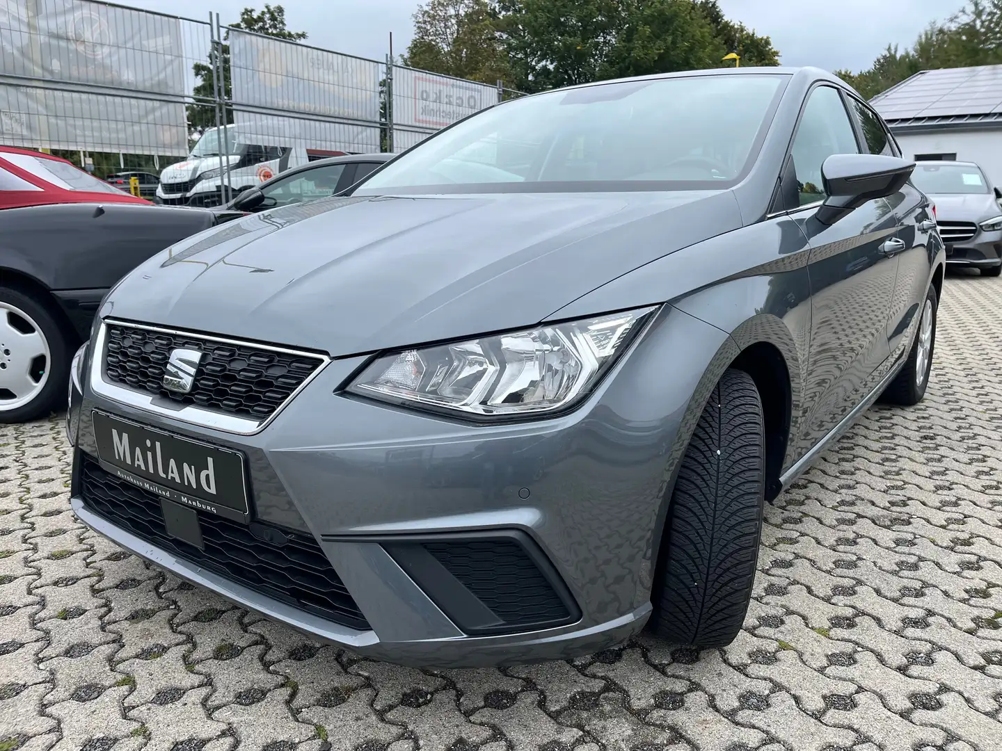 SEAT Ibiza Style Grau - 1