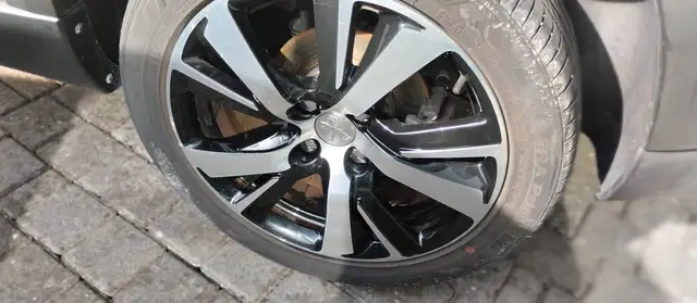 Peugeot 2008 view 13