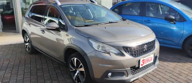 Peugeot 2008 view 3