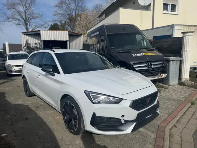 CUPRA Leon Sportstourer e-Hybrid