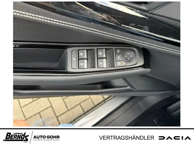 Renault Austral view 9
