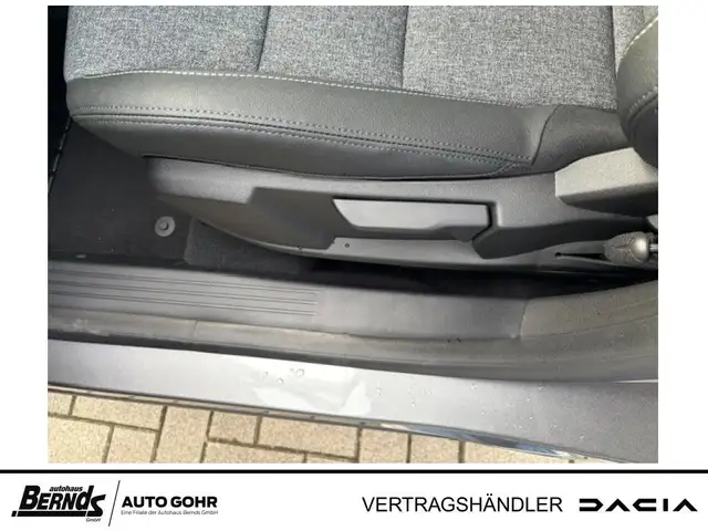 Renault Austral view 11