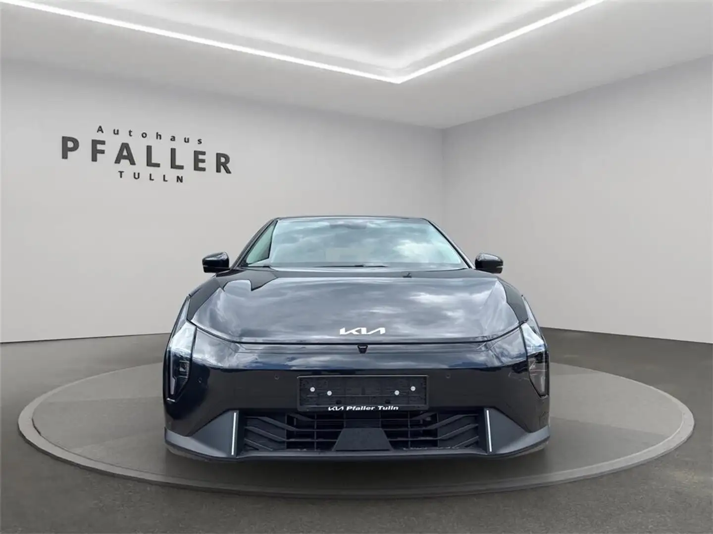 Kia EV4 HB FWD 81,4kWh Earth Plus Schwarz - 2
