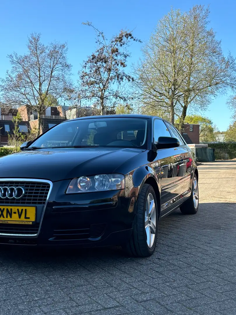 Audi A3 1.6 FSI Ambition Zwart - 1