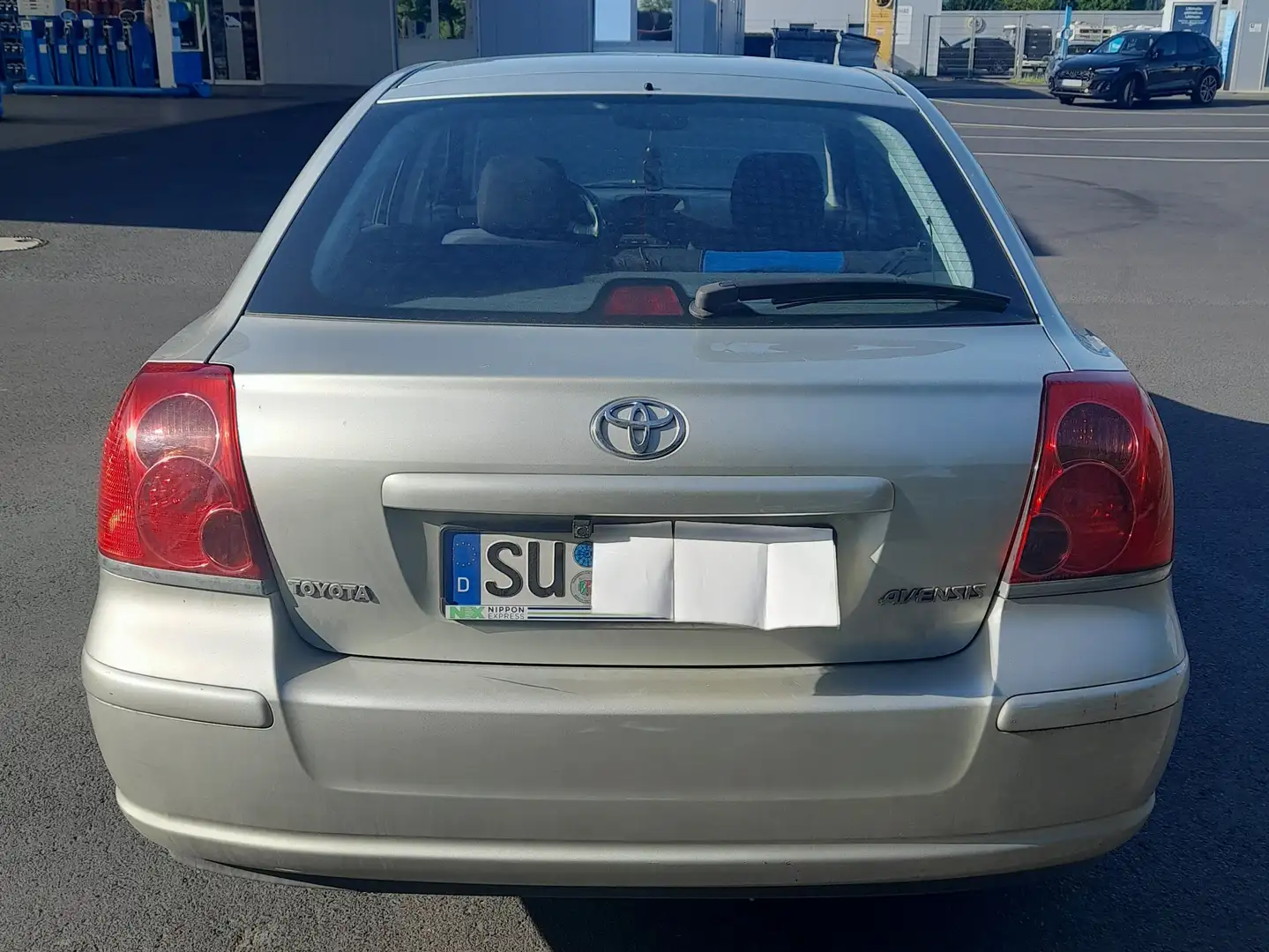 Toyota Avensis Silber - 2