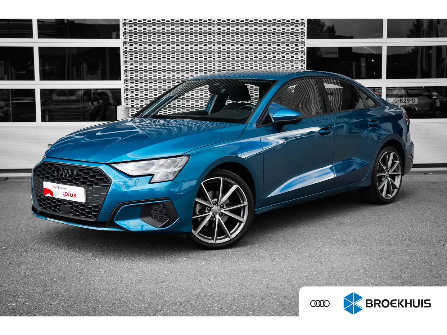 Audi A3 Limousine 35 TFSI 150pk Pro Line | Achteruitrijcam Blauw - 1