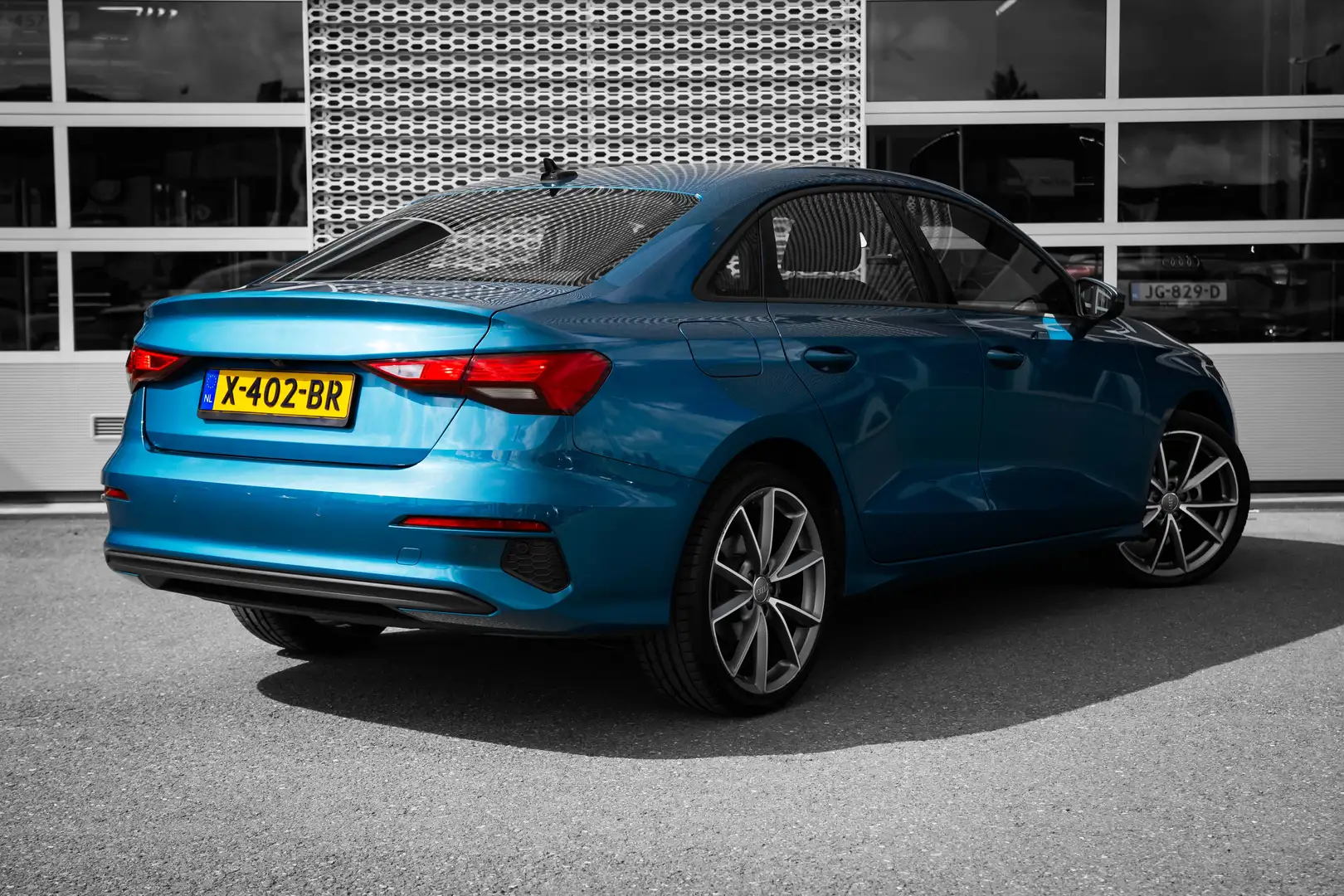 Audi A3 Limousine 35 TFSI 150pk Pro Line | Achteruitrijcam Blauw - 2