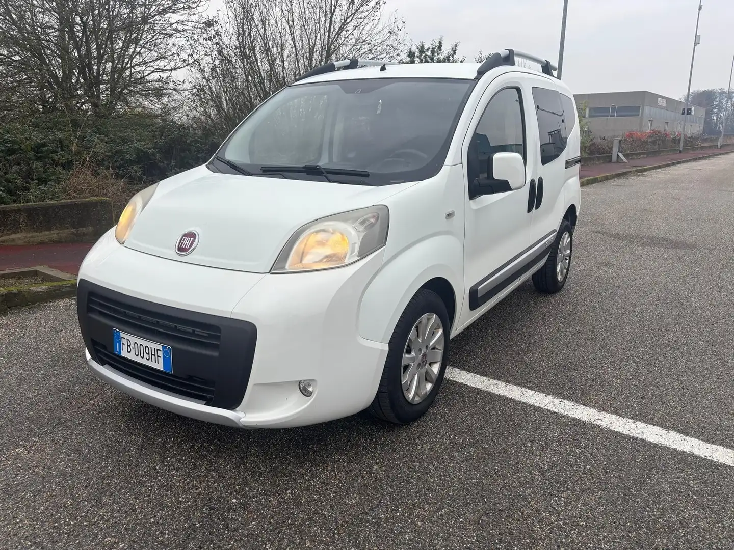 Fiat Qubo QUBO 1.3 MJT 95 CV Trekking EURO6 Blanc - 1