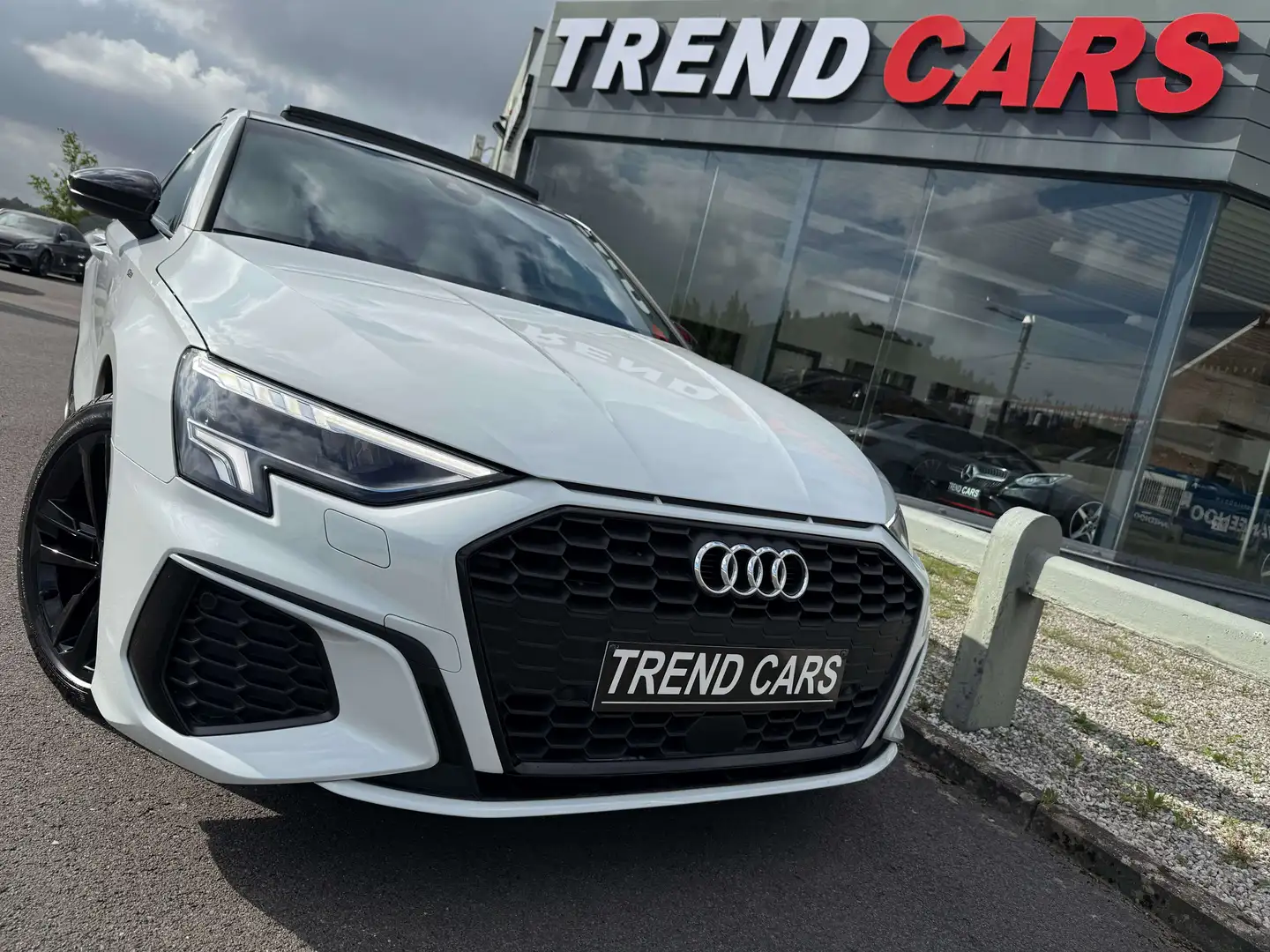 Audi A3 35TDi AUTO. S line SHADOW LOOK PANORA. MATRIX CUIR Blanc - 1