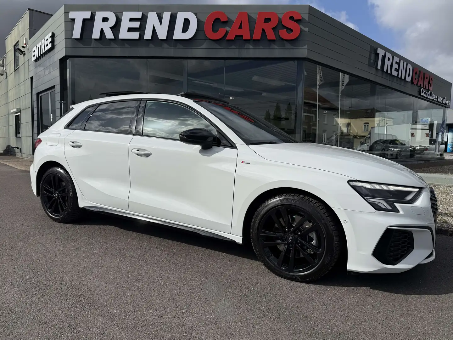 Audi A3 35TDi AUTO. S line SHADOW LOOK PANORA. MATRIX CUIR Blanc - 2