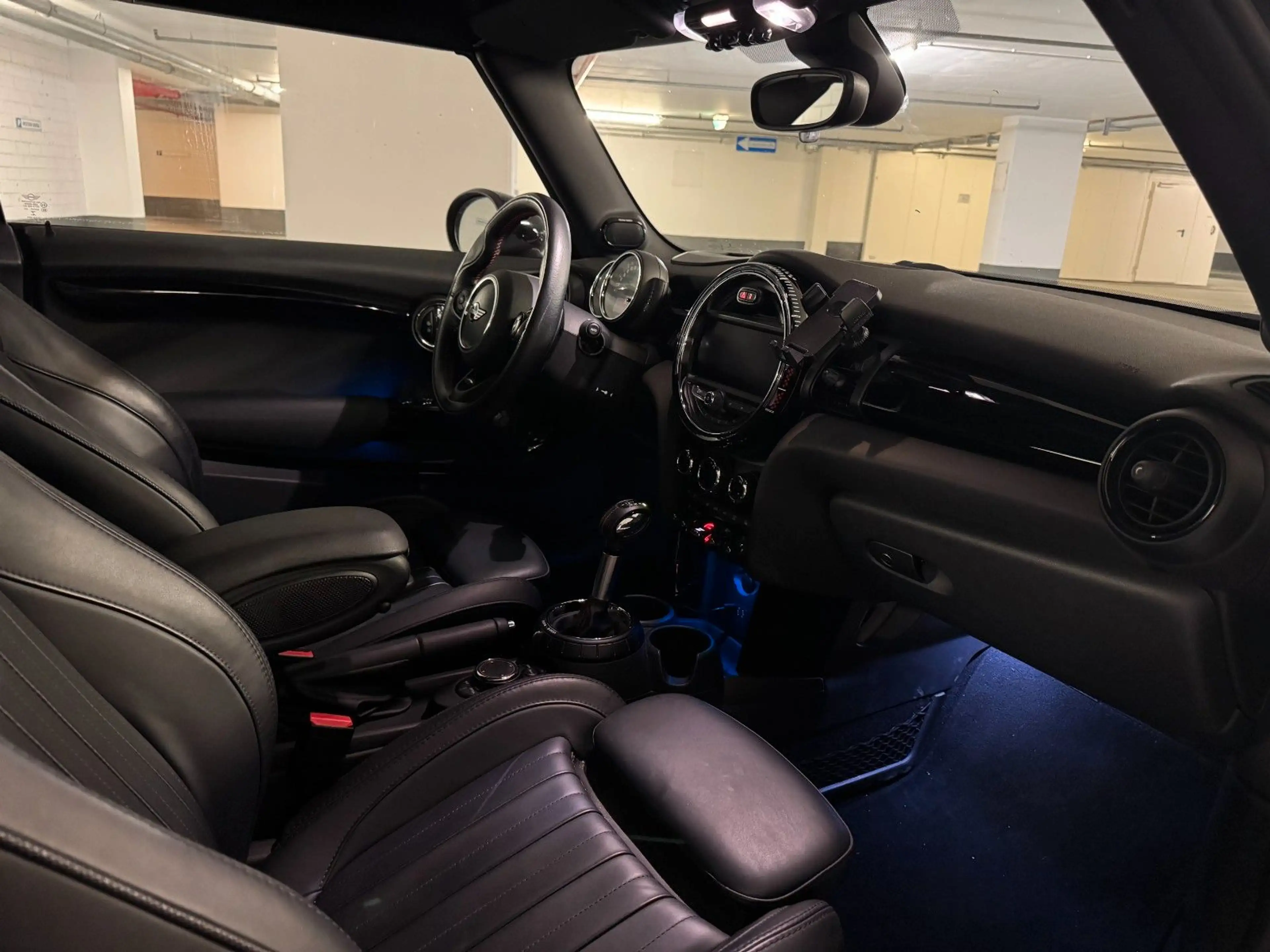MINI John Cooper Works Cabrio John Cooper Works — photo 11