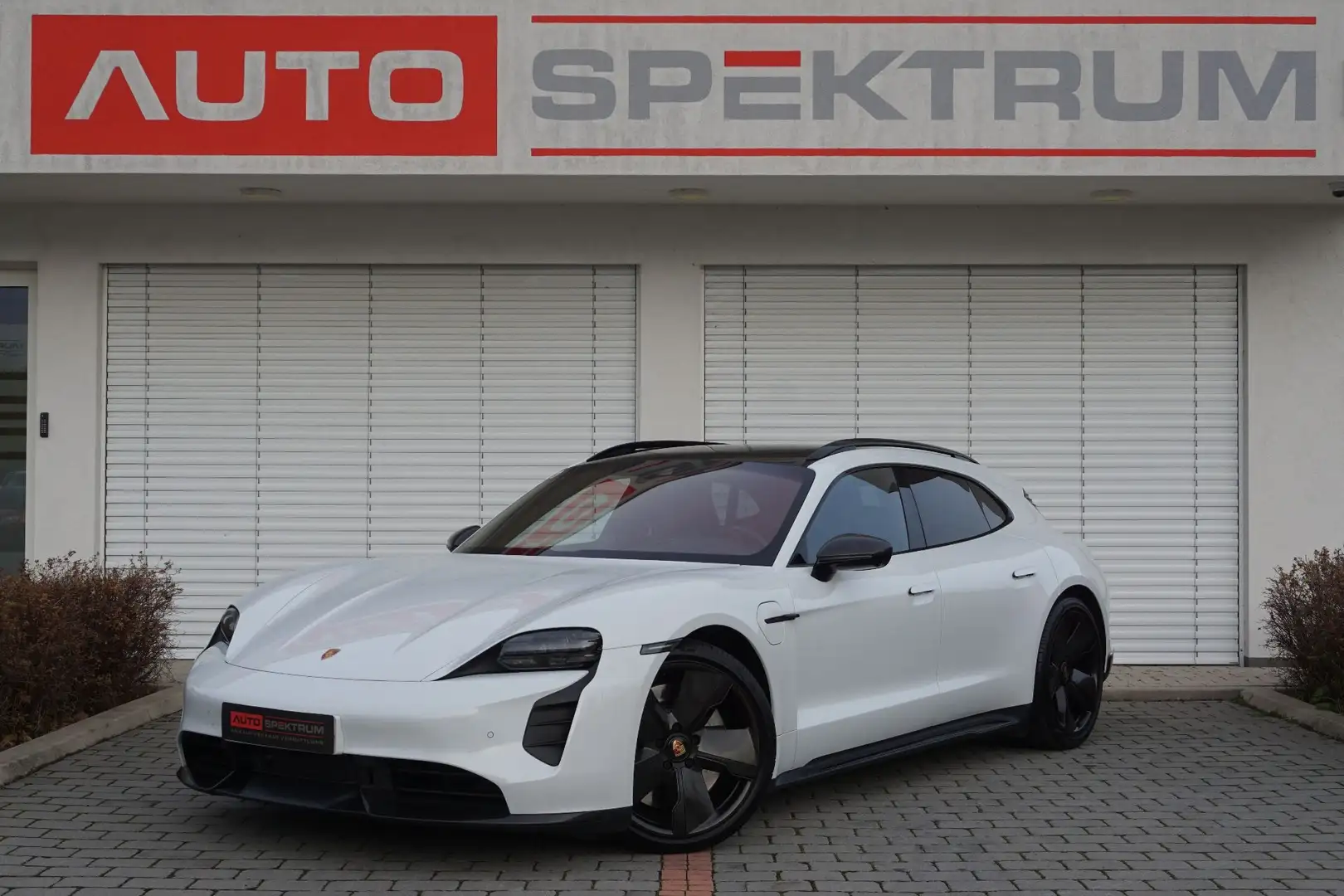 Porsche Taycan Turbo Sport Turismo | € 756 mtl | Carbon | Weiß - 1