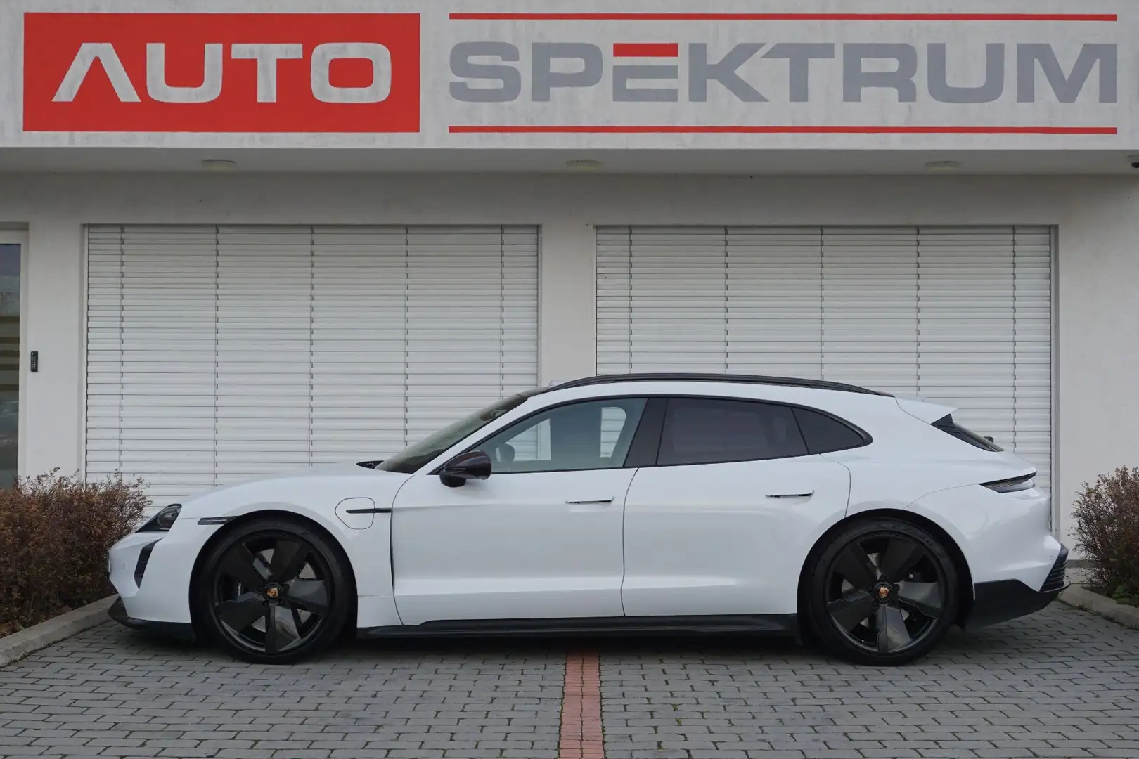 Porsche Taycan Turbo Sport Turismo | € 756 mtl | Carbon | Weiß - 2