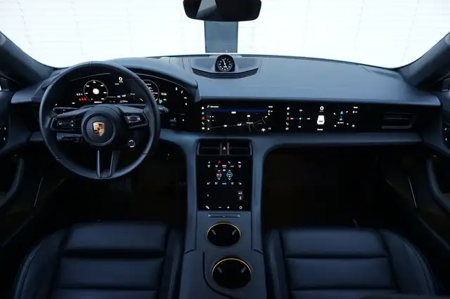 Porsche Taycan view 13