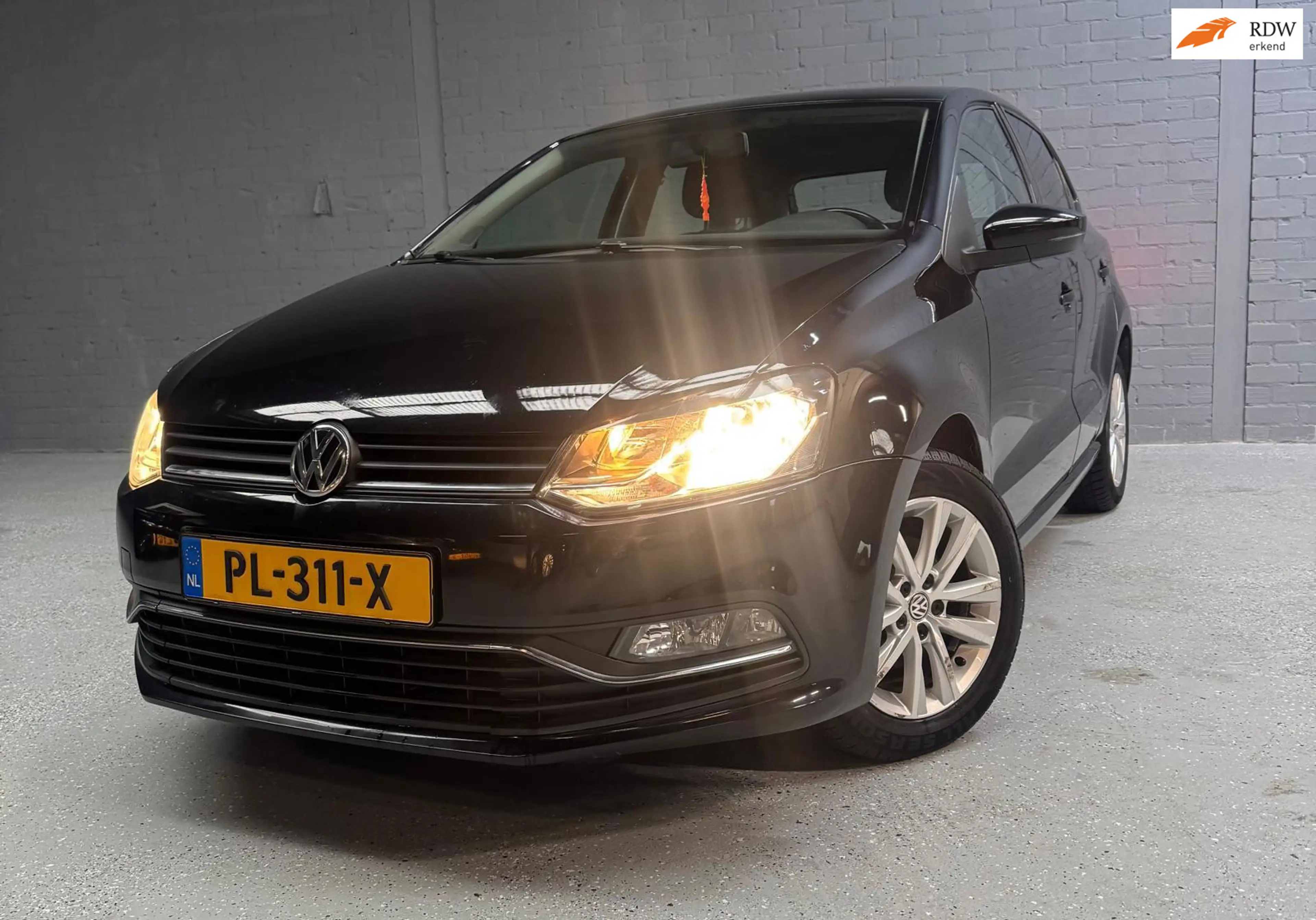 Volkswagen Polo 1.0 Comfortline Connected | Airco | BT | 2016