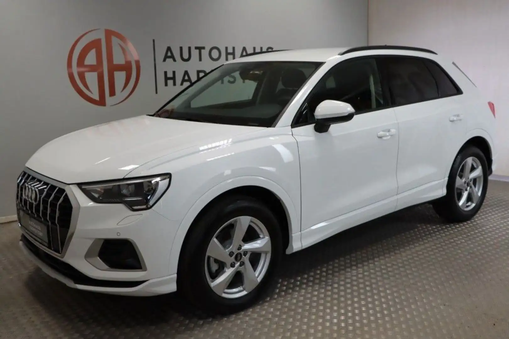 Audi Q3 35 TFSI advanced AHK StHz Kamera elek. Heckkl Weiß - 2