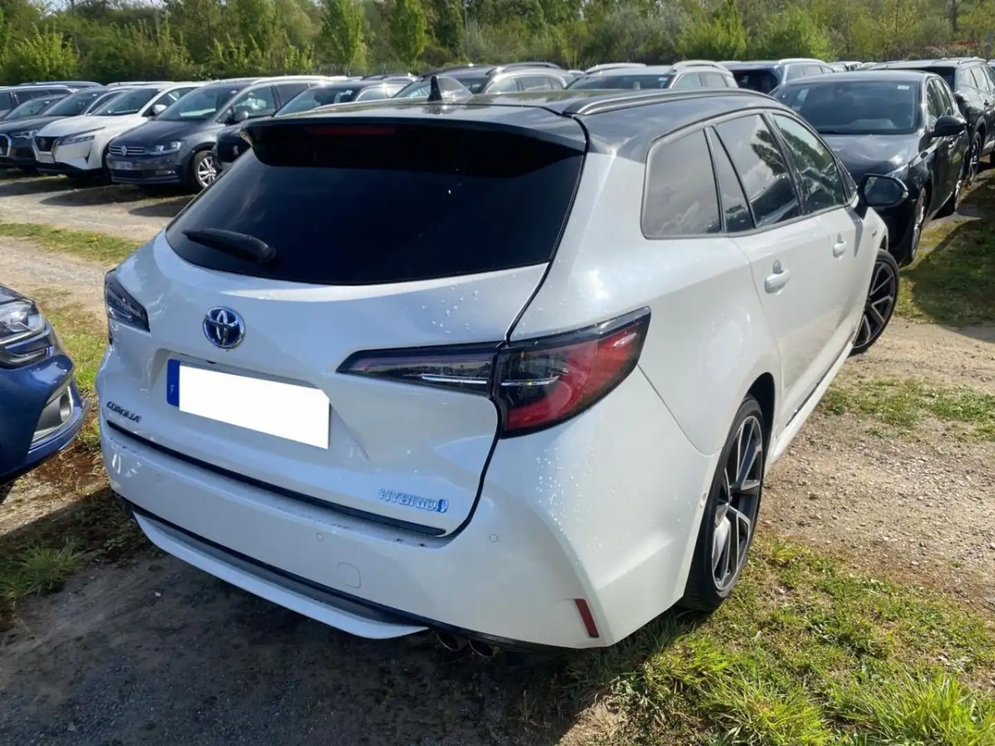 Toyota Corolla TOURING SPORT Hybride 184h CVT BREAK Collection CA Blanc - 2
