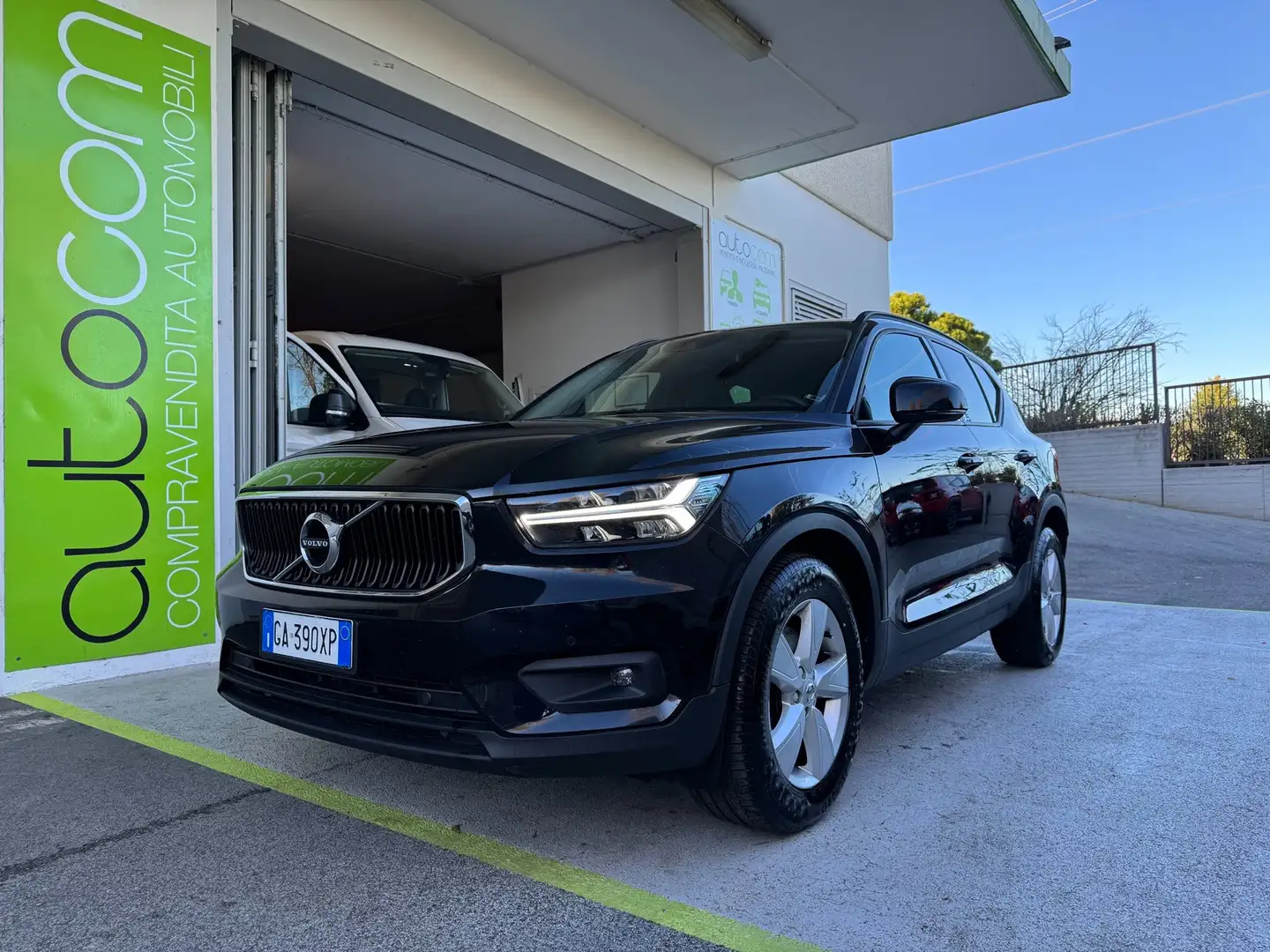 Volvo XC40 2.0 d3 awd geartronic GARANZIA 24 MESI PDC+CAMERA Schwarz - 1